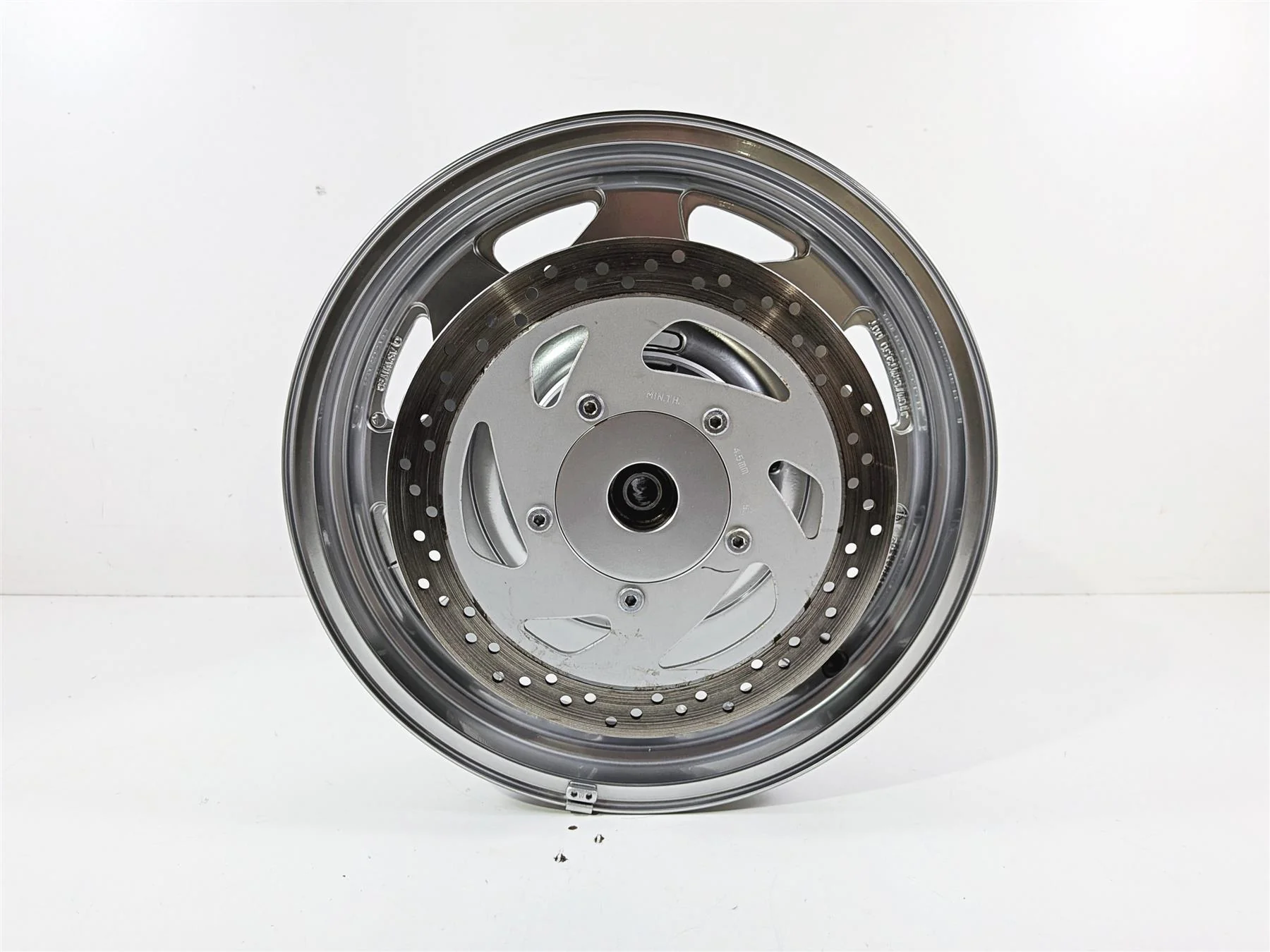 2006 Suzuki C90 VL1500T Boulevard Front Wheel Rim 16x3.5 Nice 59221-10F10 - Image 4