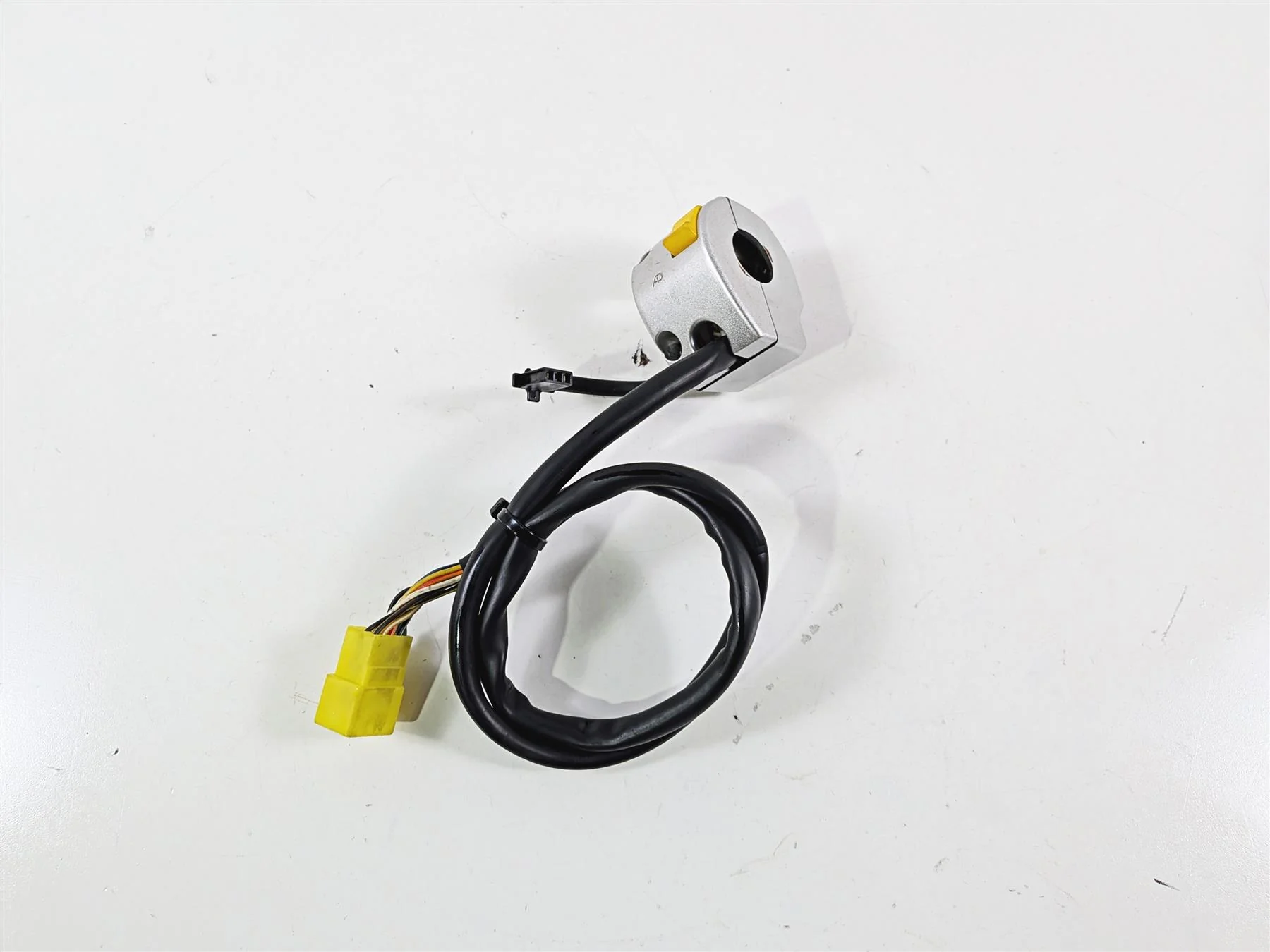 2006 Suzuki C90 VL1500T Boulevard Left Hand Control Switch 37400-10F60 - Image 6