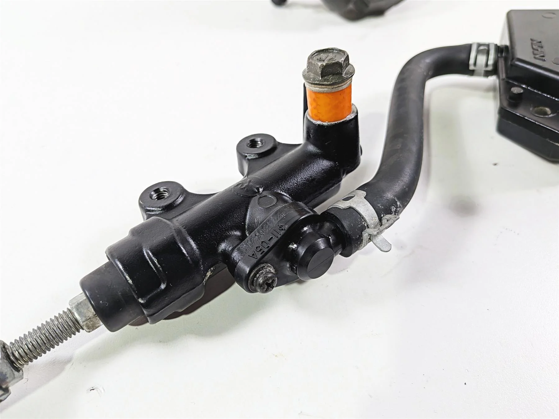 2006 Suzuki C90 VL1500T Boulevard Rear Brake Caliper & Mstr Cyl 69100-10F10-999 - Image 8