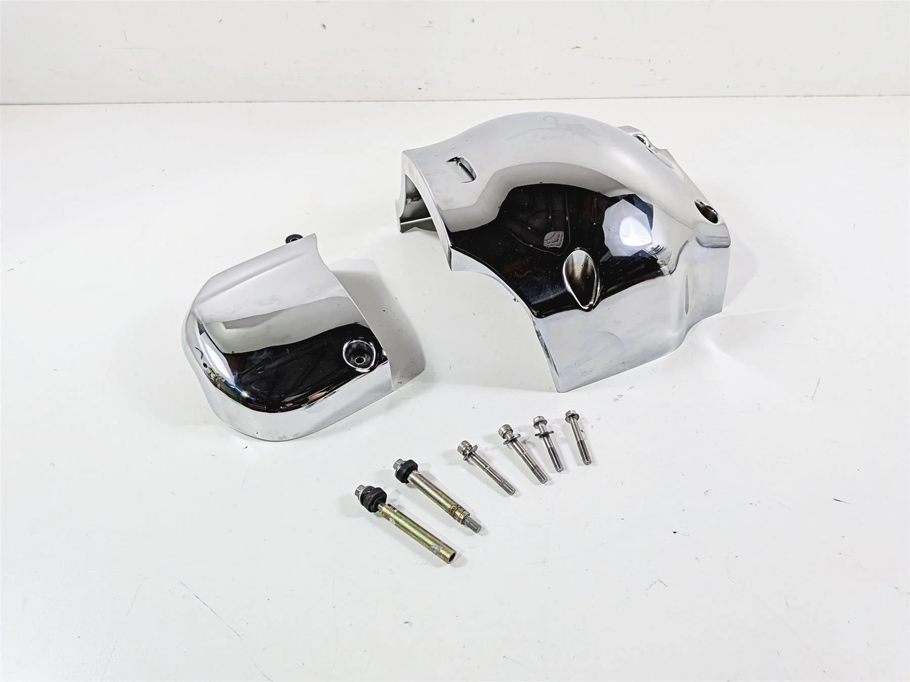 2006 Suzuki C90 VL1500T Boulevard Rear Engine Side Cover Set 11361-10F00