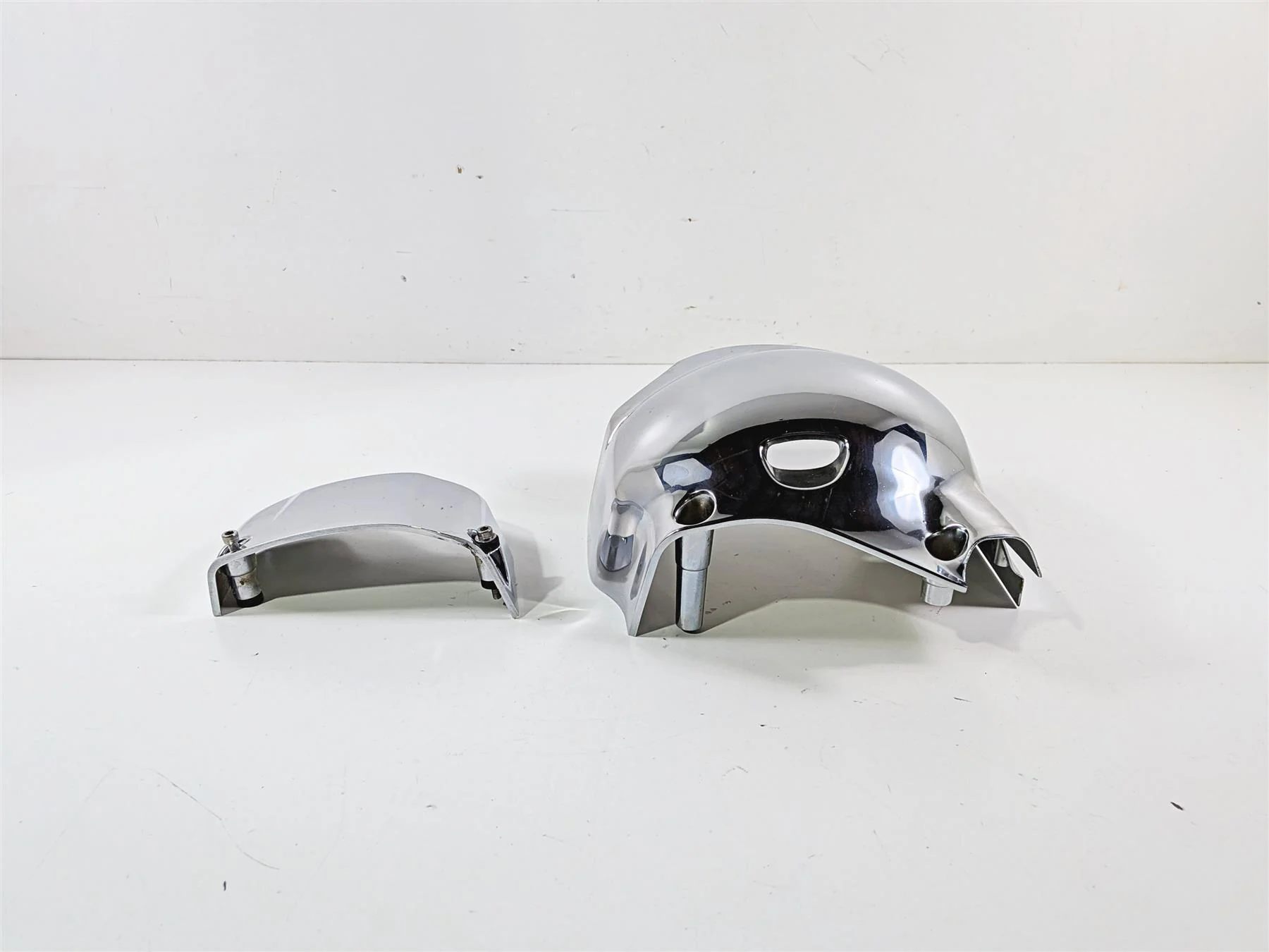 2006 Suzuki C90 VL1500T Boulevard Rear Engine Side Cover Set 11361-10F00 - Image 7