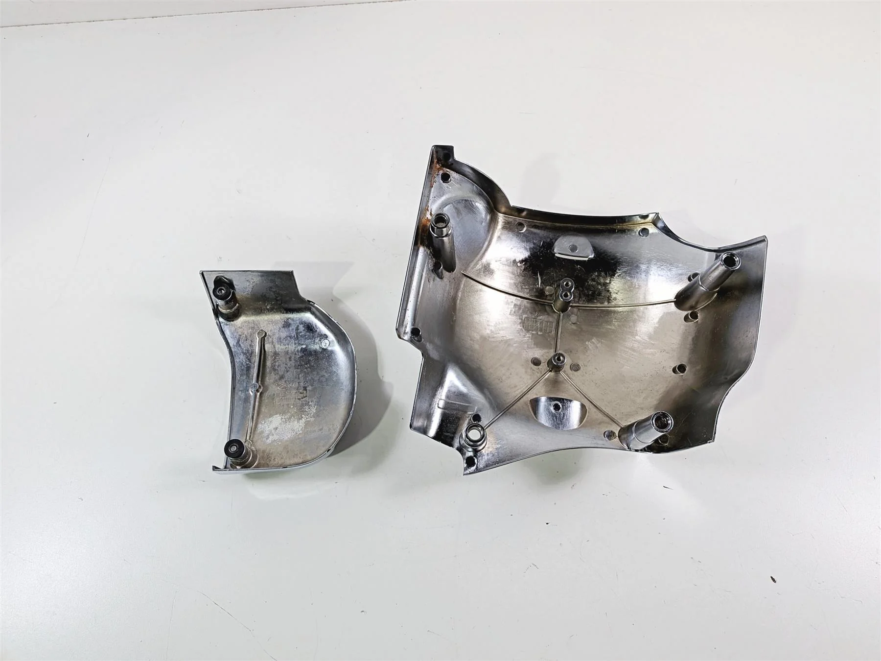 2006 Suzuki C90 VL1500T Boulevard Rear Engine Side Cover Set 11361-10F00 - Image 8