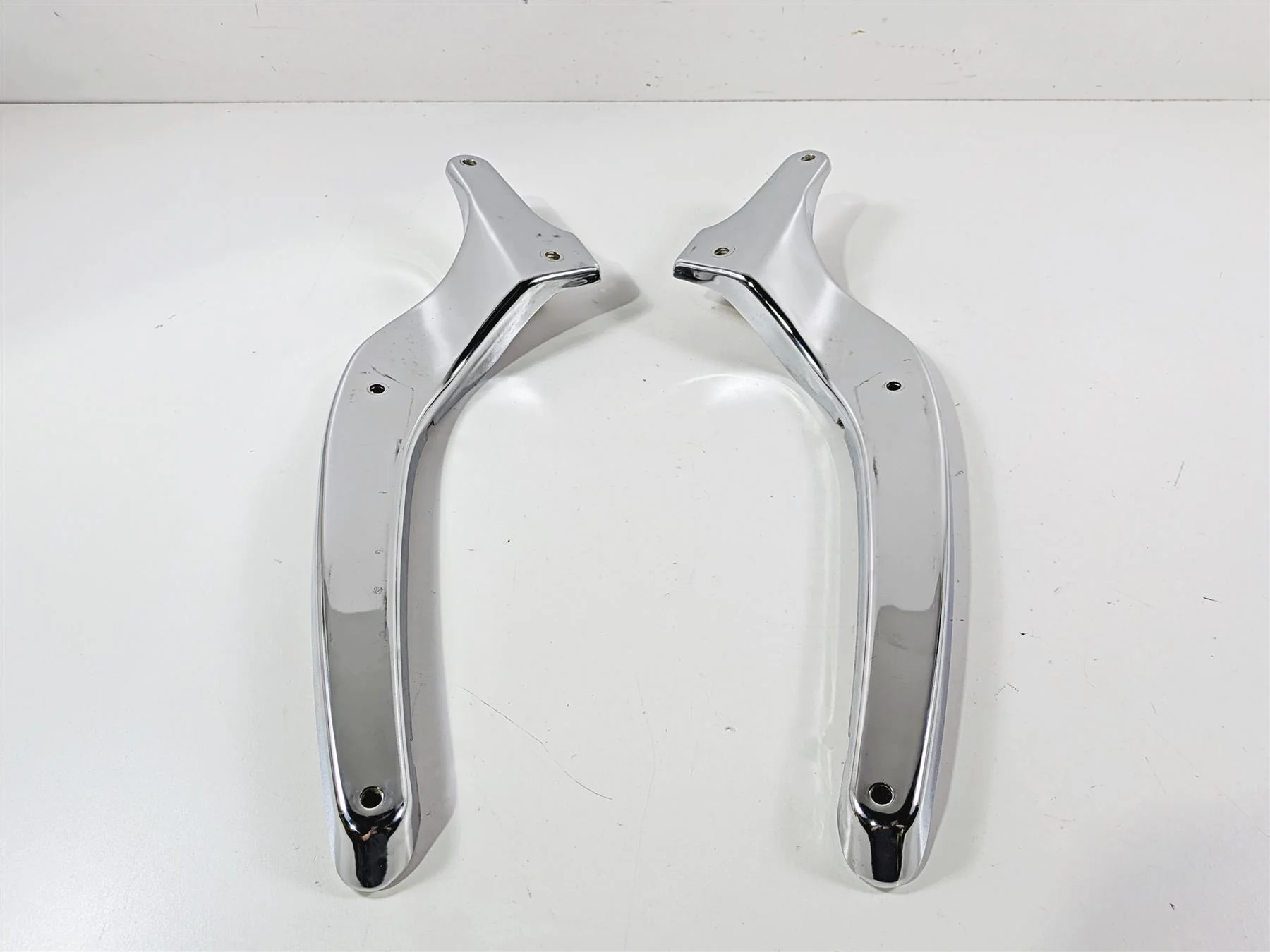2006 Suzuki C90 VL1500T Boulevard Rear Fender Chrome Struts Mounts 41610-10F30