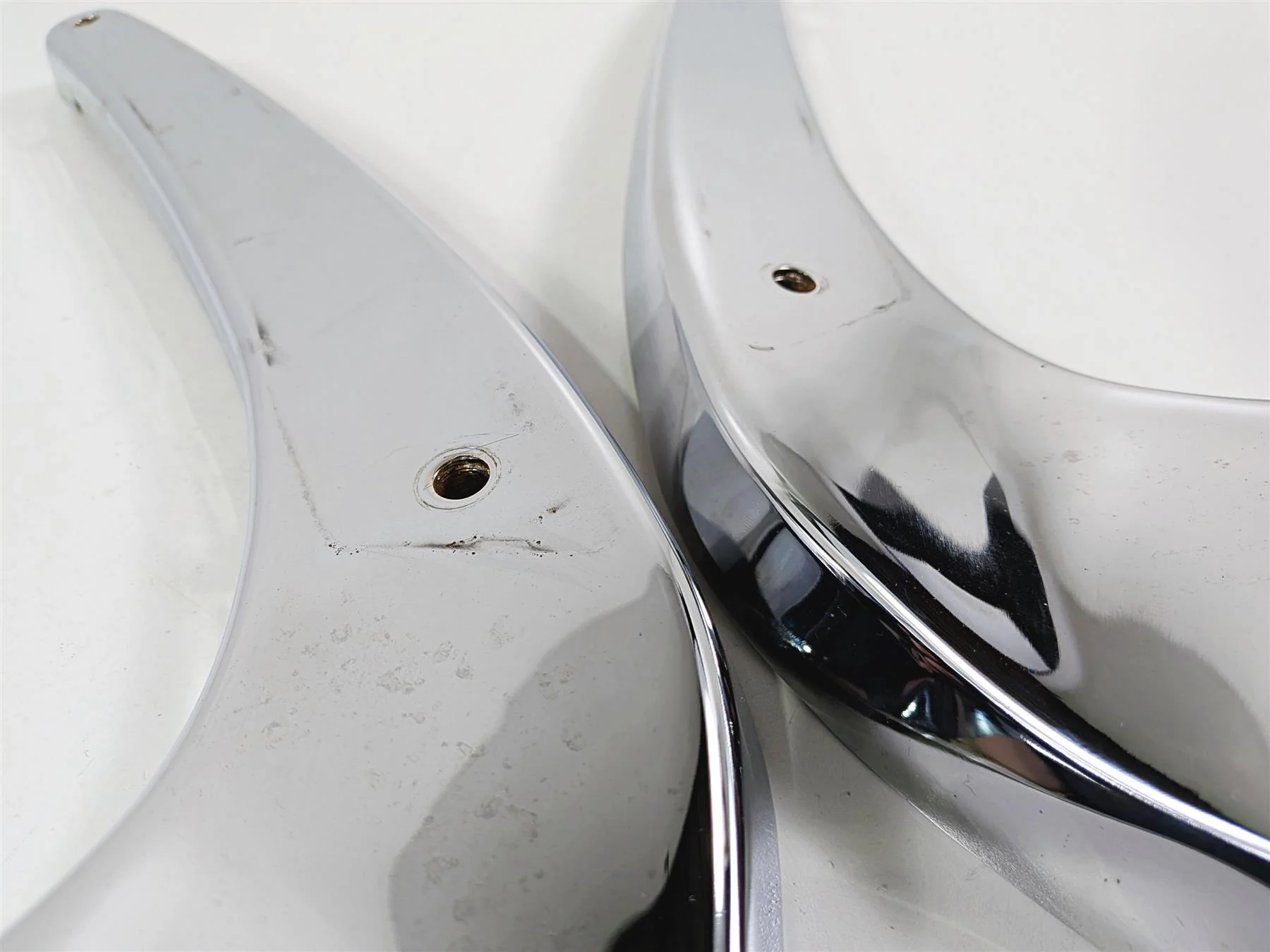 2006 Suzuki C90 VL1500T Boulevard Rear Fender Chrome Struts Mounts 41610-10F30 - Image 7