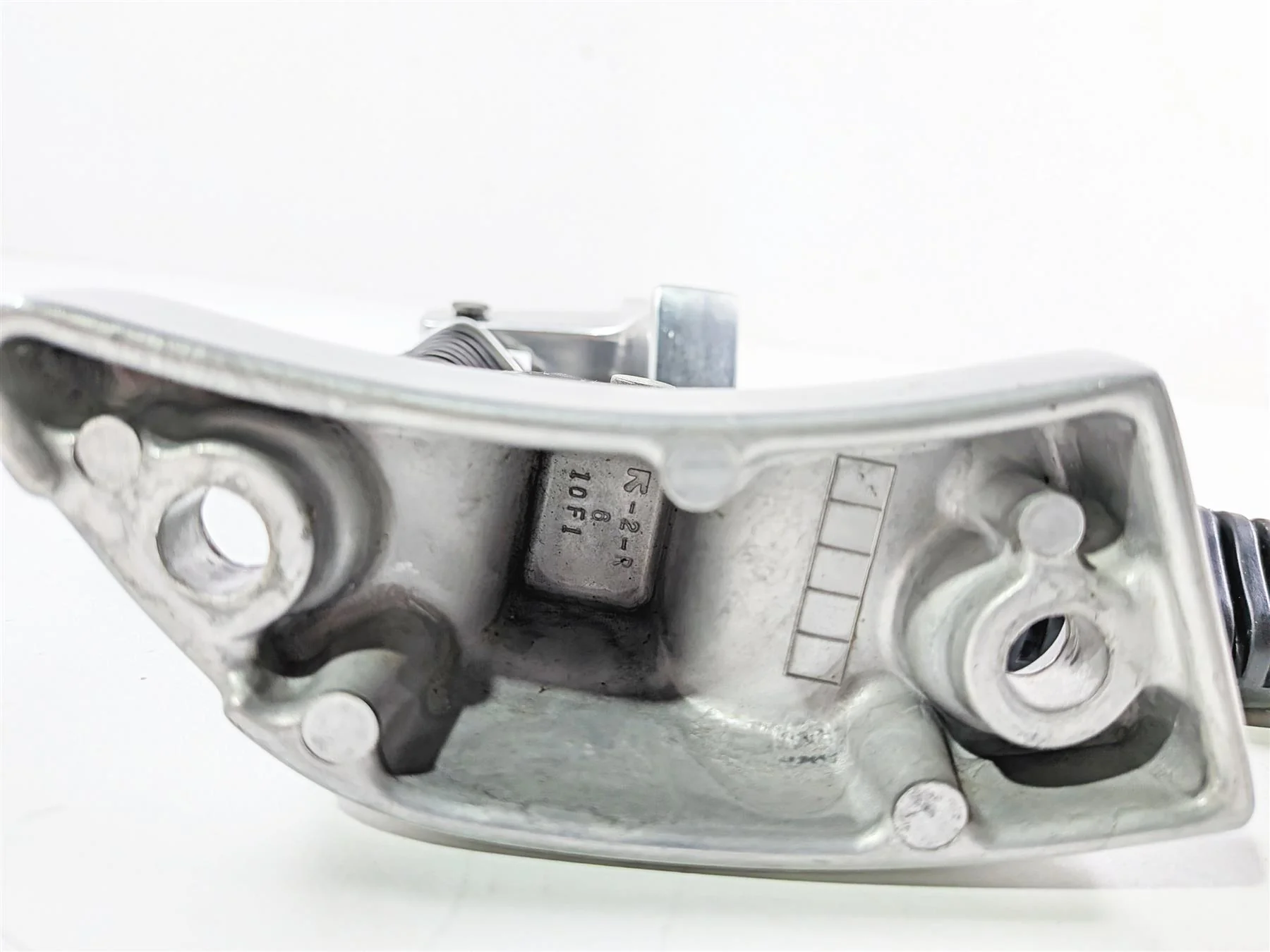 2006 Suzuki C90 VL1500T Boulevard Rear Passenger Footpeg Set 43811-10F10 - Image 10