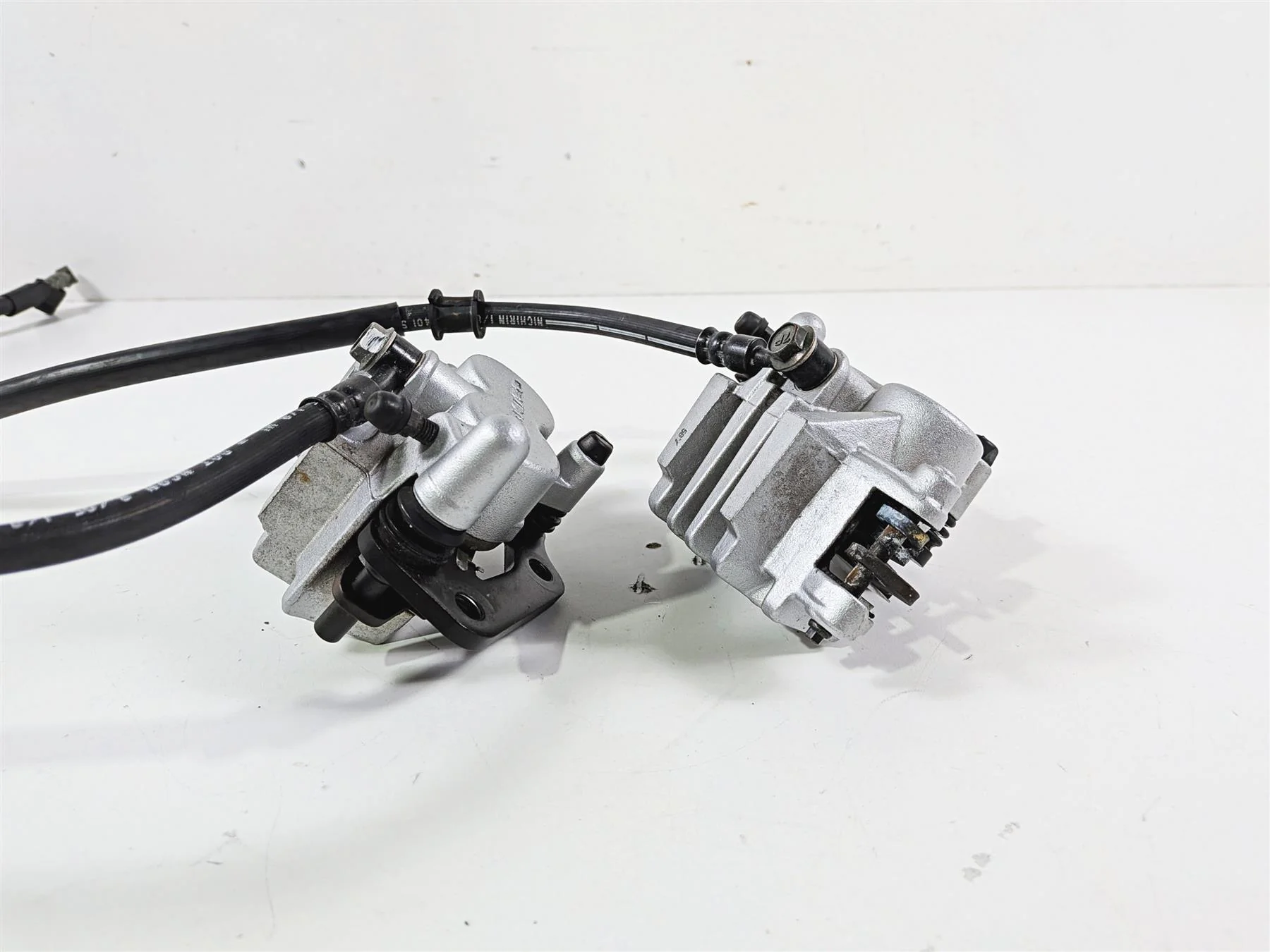 2006 Suzuki C90 VL1500T Boulevard Tokico Front Brake Caliper Set 59100-33DD0-999 - Image 4