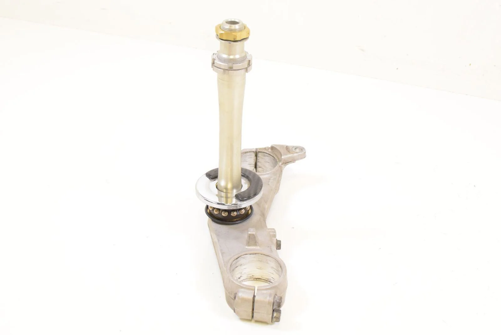 2006 Suzuki GSX1300 R Hayabusa Lower Triple Tree Steering Clamp 51410-24F30 - Image 2