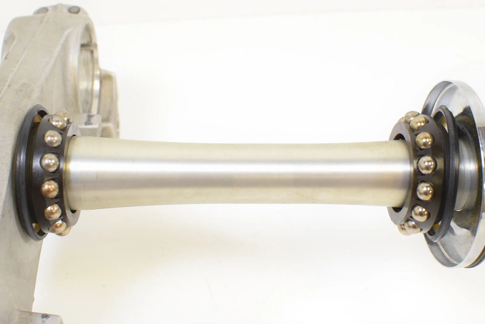 2006 Suzuki GSX1300 R Hayabusa Lower Triple Tree Steering Clamp 51410-24F30 - Image 8