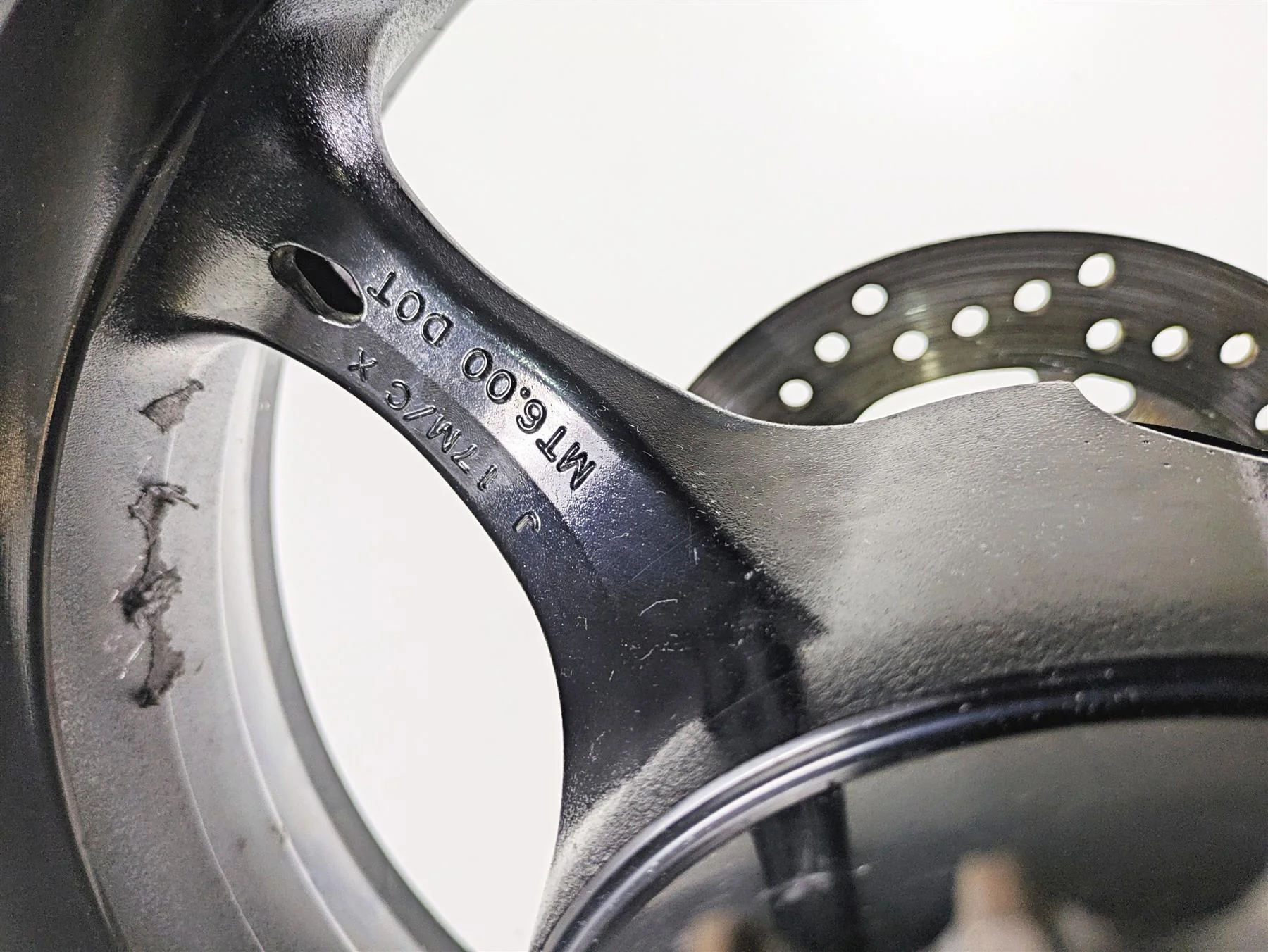 2006 Suzuki GSXR1000 K6 17x6 Rear Wheel Rim - READ 64111-41G00-019 - Image 3