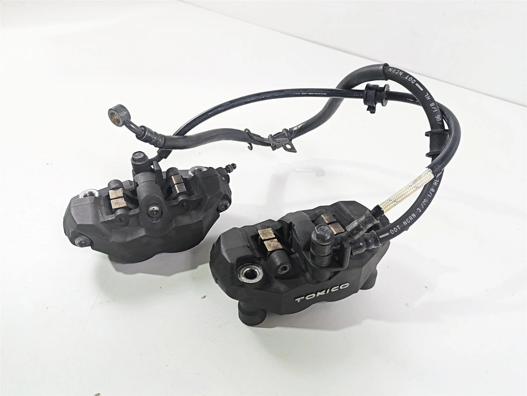 2006 Suzuki GSXR1000 K6 Front Brake Calipers Tokico 59100-41G00-999 59300-41G00