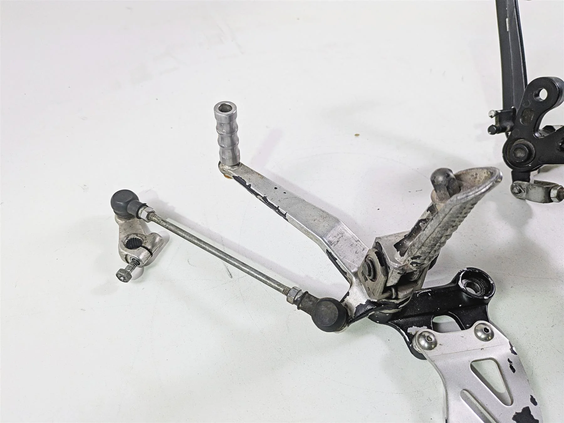 2006 Suzuki GSXR1000 K6 Front Left Right Footpeg Brake Master Set 43521-41G00 - Image 7