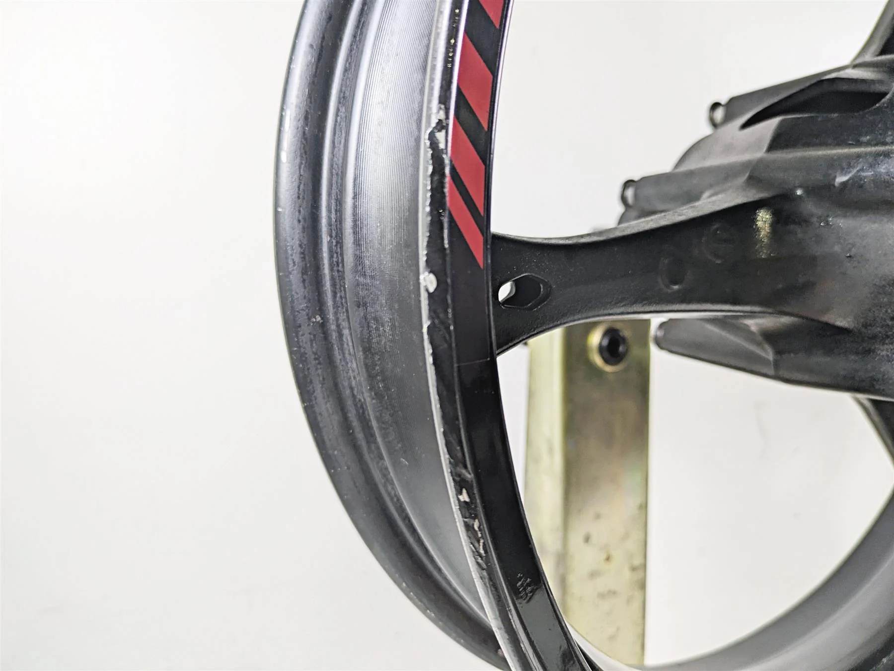 2006 Suzuki GSXR1000 K6 Front Wheel Rim 17x3.5 - READ - 54111-41G10-019 - Image 10