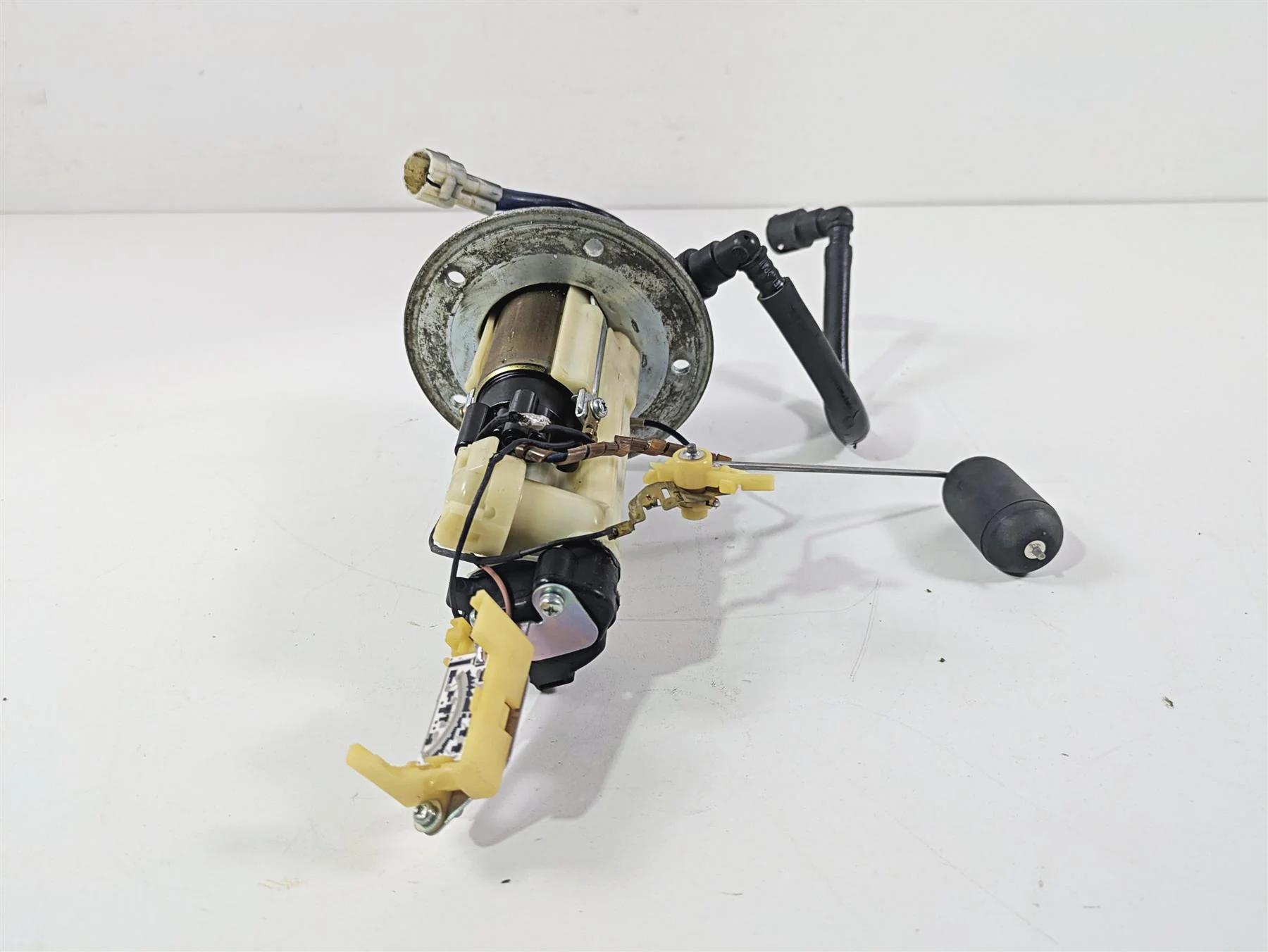 2006 Suzuki GSXR1000 K6 Fuel Gas Petrol Pump READ 15100-41G00 - Image 2