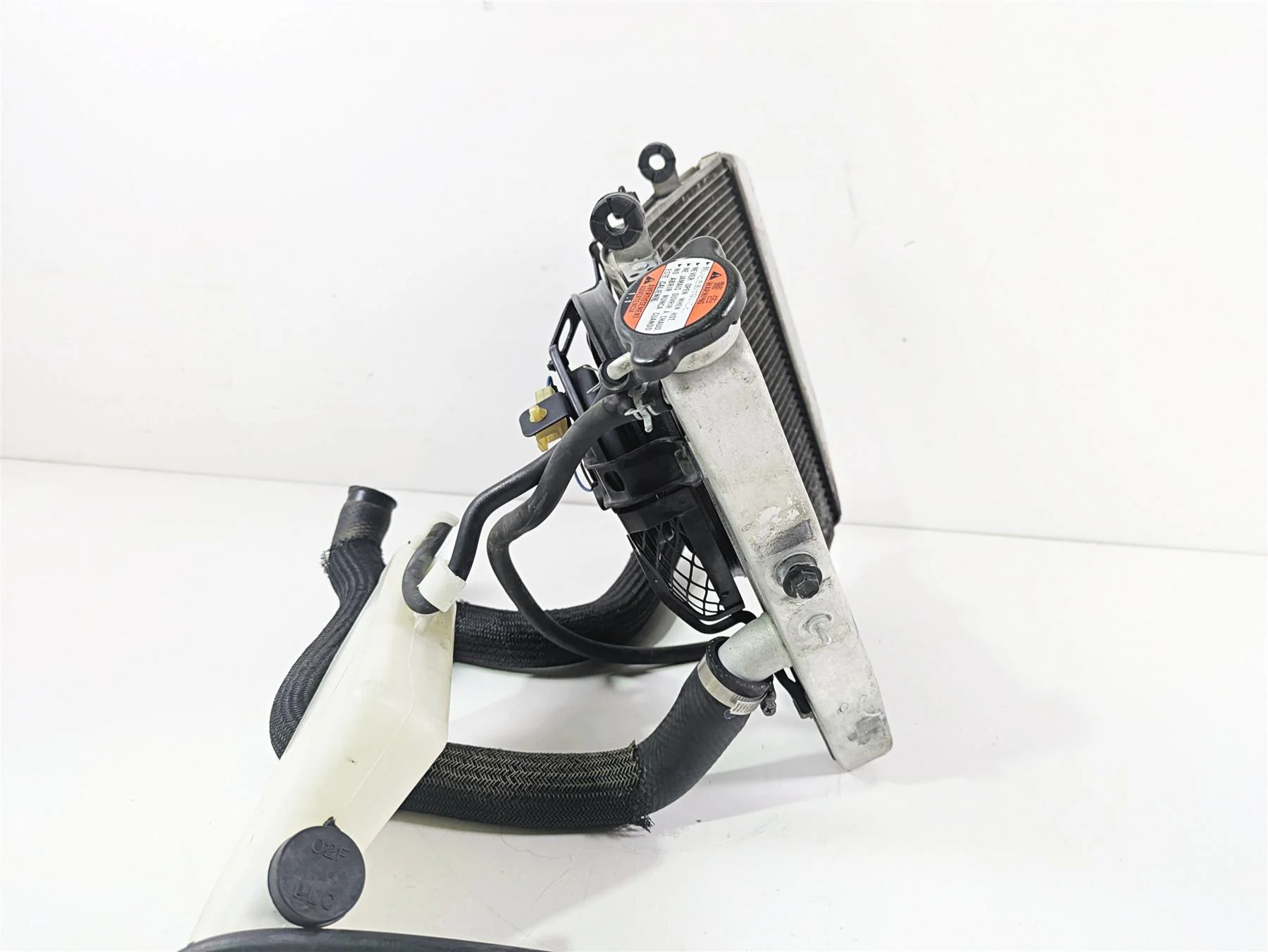 2006 Suzuki GSXR1000 K6 Radiator Fan Hoses Reservoir 17710-41G00 - Image 8