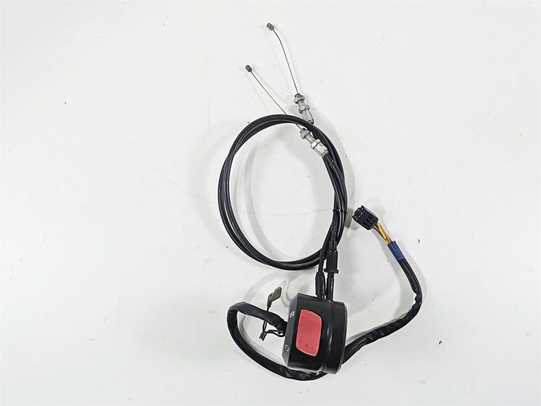 2006 Suzuki GSXR1000 K6 Right Hand Control Switch & Throttle Cables 37200-41G80