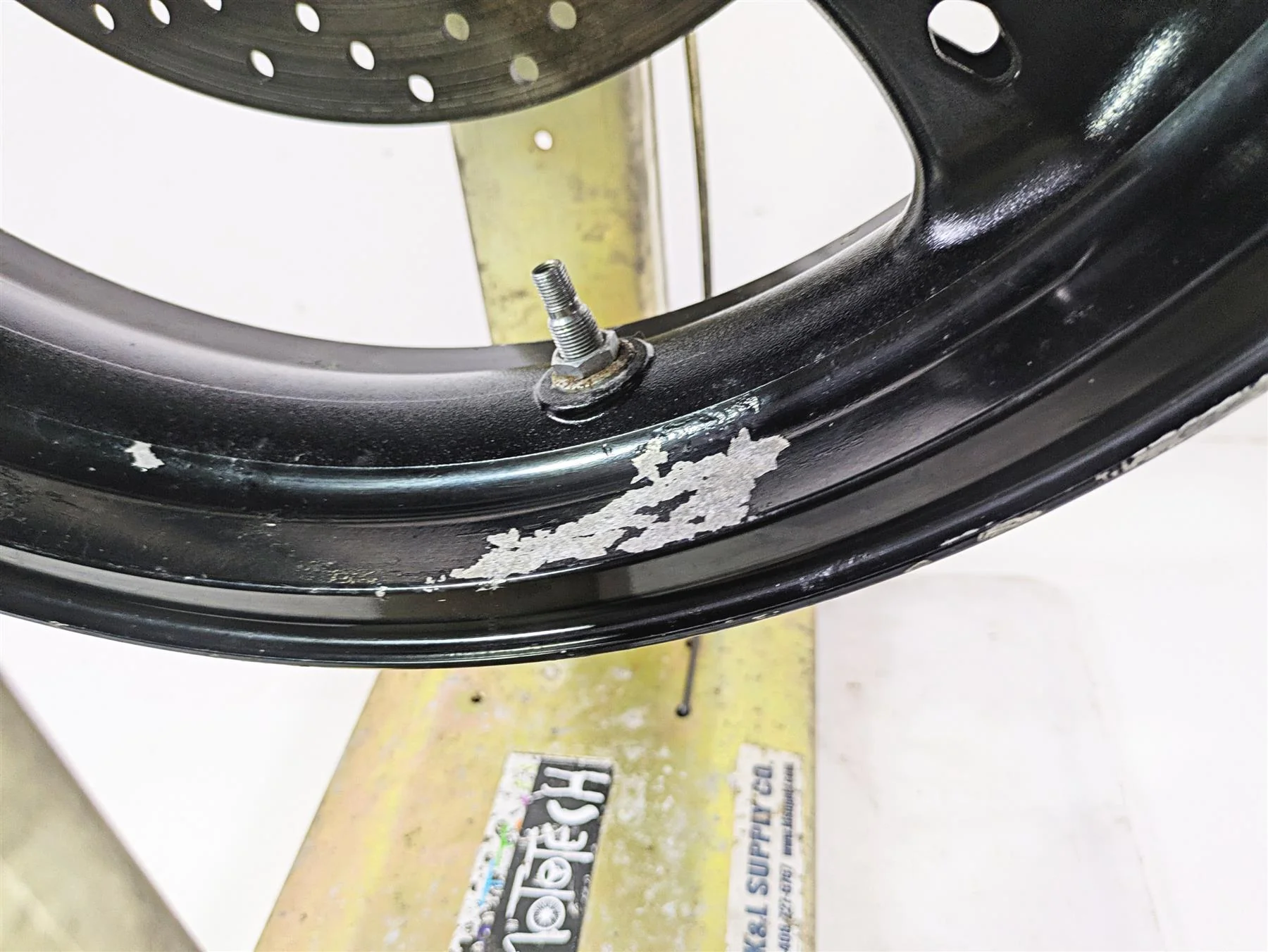2006 Suzuki GSXR1000 K6 Straight 17x3.5 Front Wheel Rim 54111-41G00-019 - Image 4