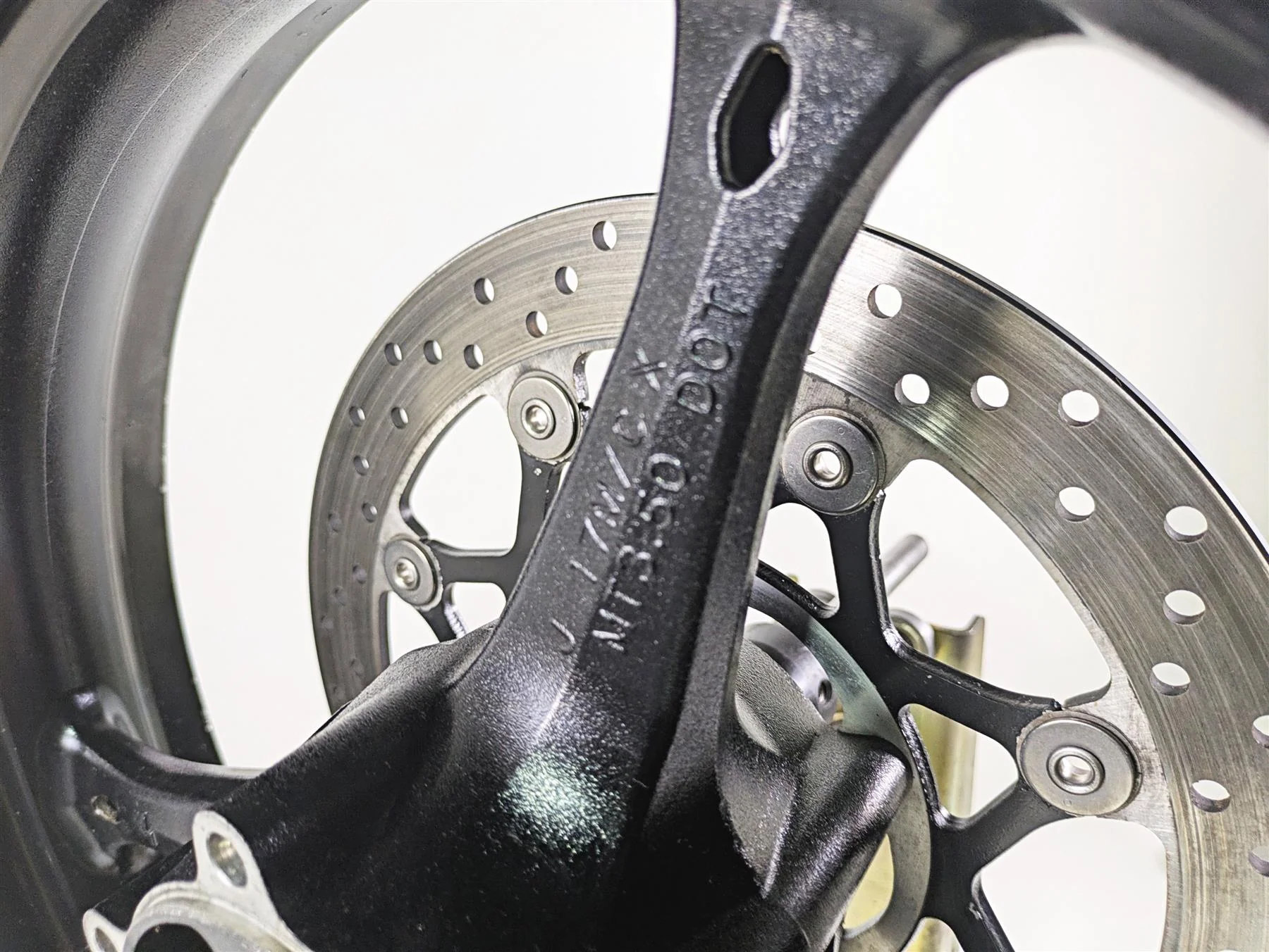2006 Suzuki GSXR1000 K6 Straight 17x3.5 Front Wheel Rim 54111-41G00-019 - Image 7