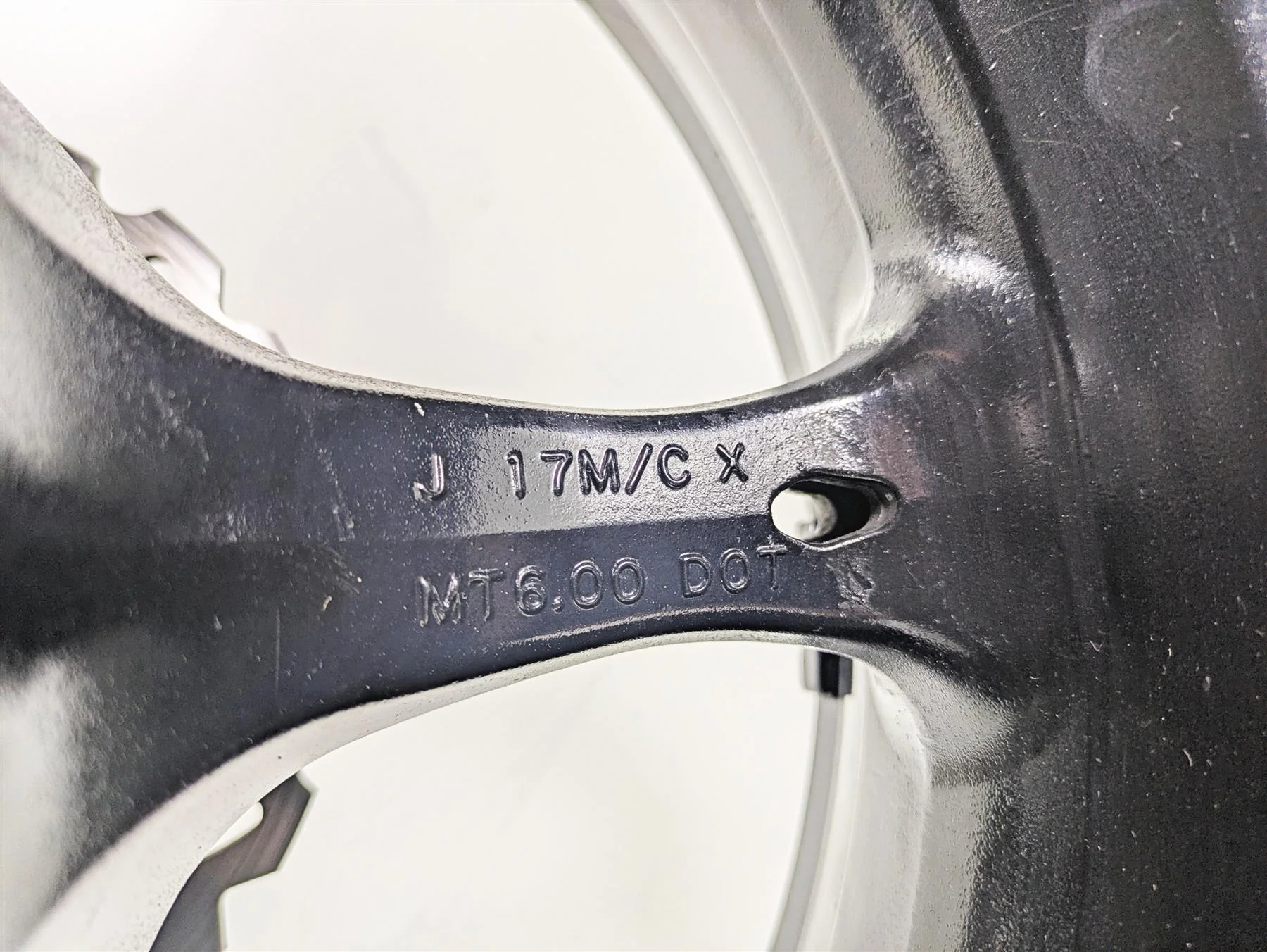 2006 Suzuki GSXR1000 K6 Straight Rear Wheel Rim 17x6 64111-41G00-019 - Image 7