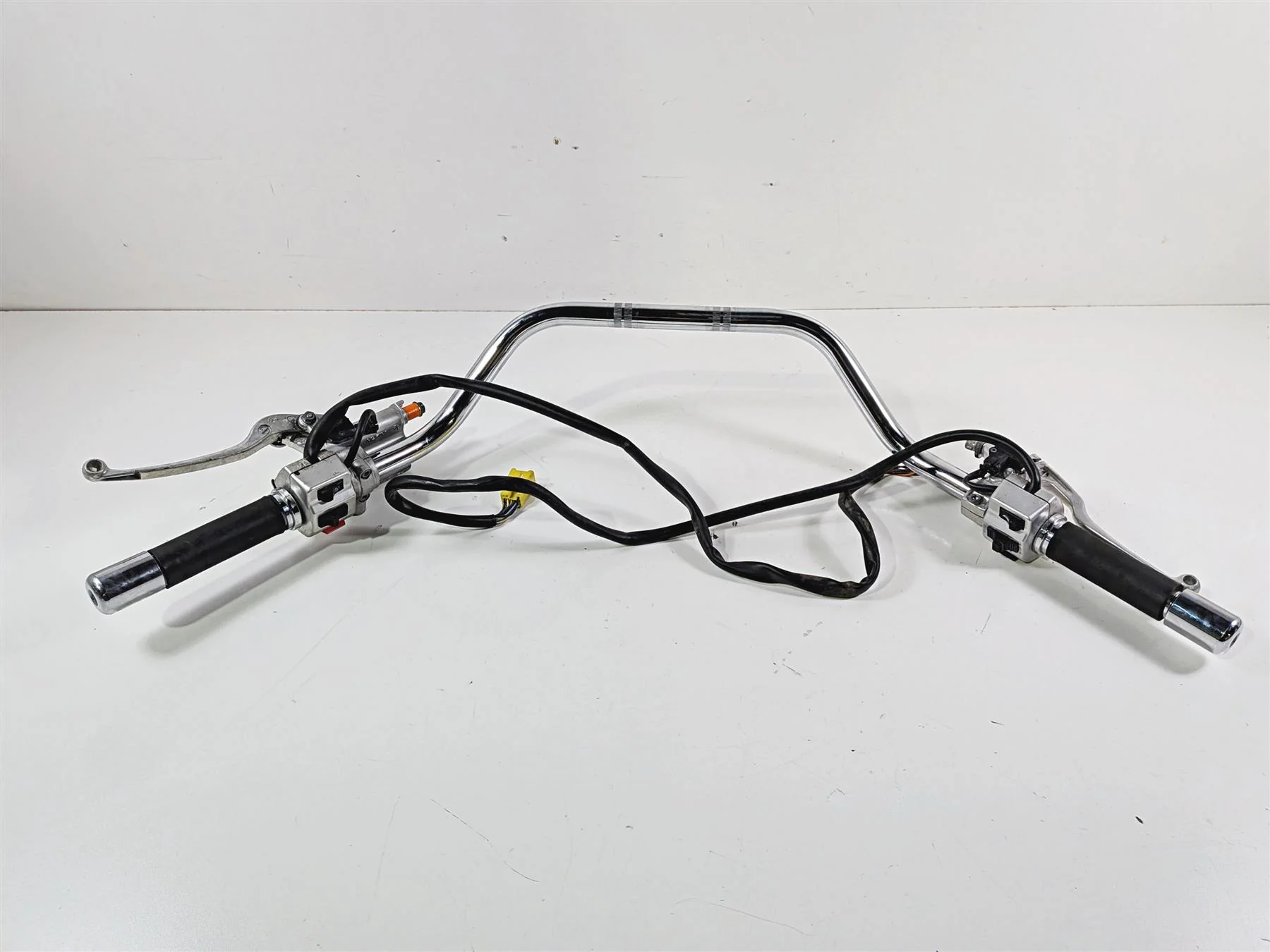 2006 Suzuki VL800 C50 Boulevard Handlebar Control Switch Brake Pump 56111-41F00 - Image 6