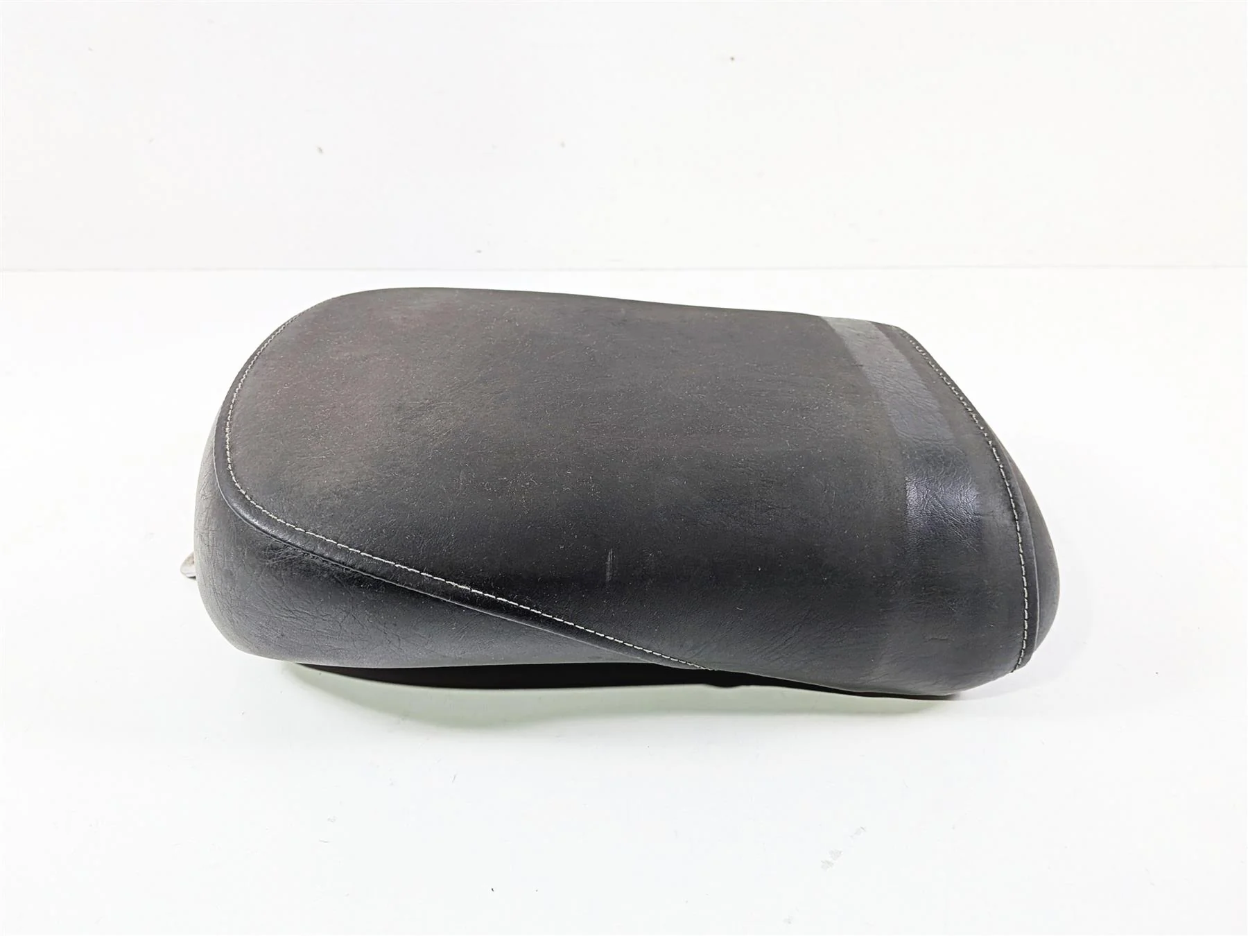 2006 Suzuki VL800 C50 Boulevard Rear Passenger Seat Saddle 45300-41F00-48H