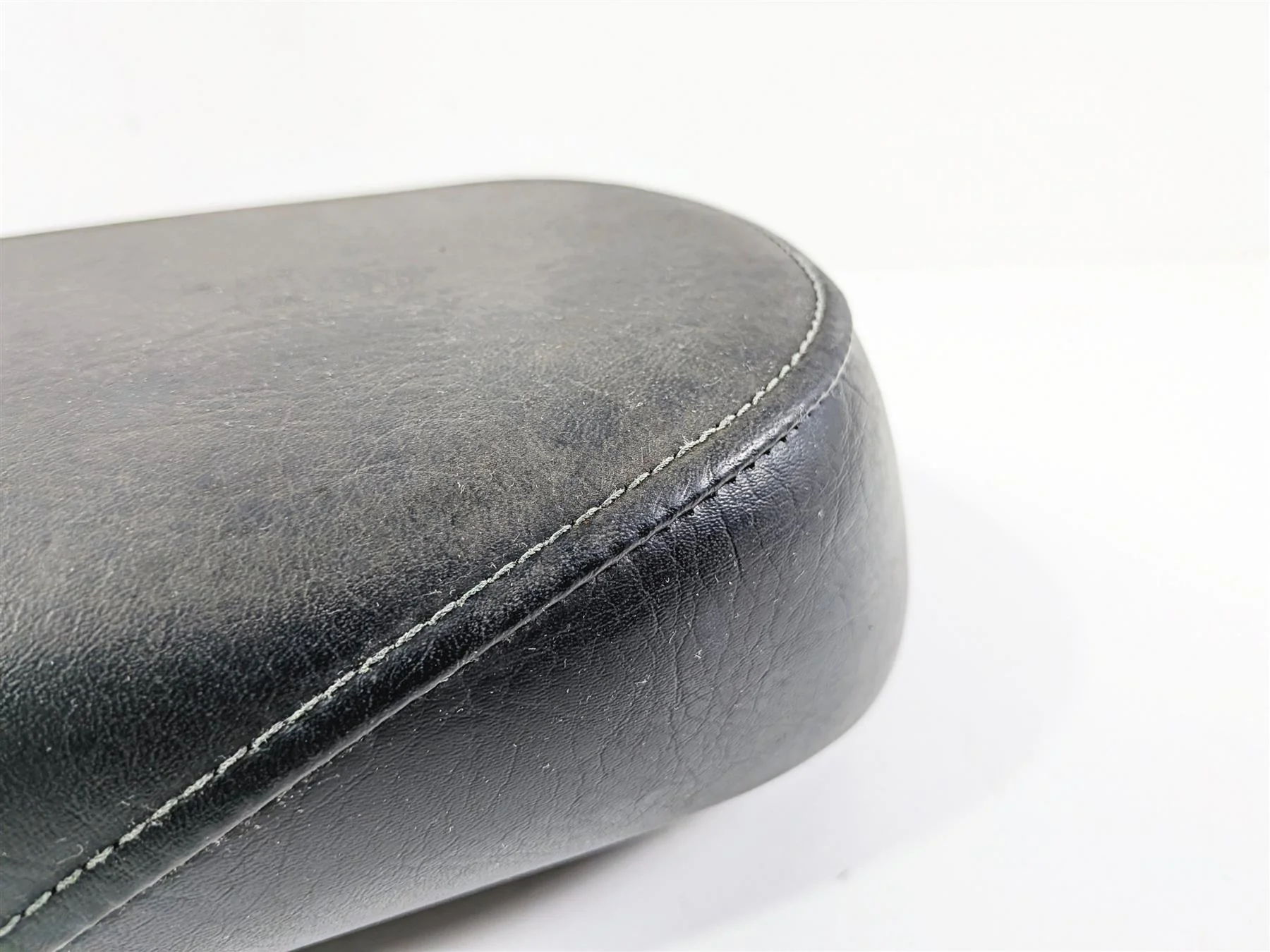 2006 Suzuki VL800 C50 Boulevard Rear Passenger Seat Saddle 45300-41F00-48H - Image 10