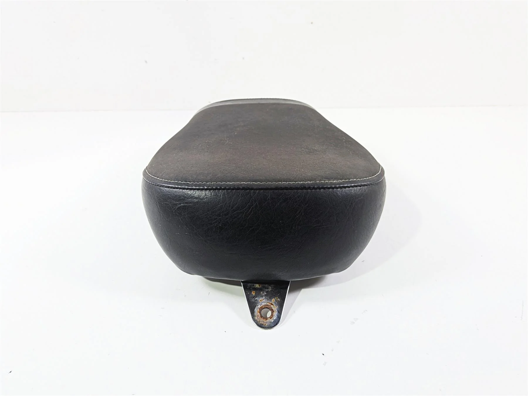 2006 Suzuki VL800 C50 Boulevard Rear Passenger Seat Saddle 45300-41F00-48H - Image 2