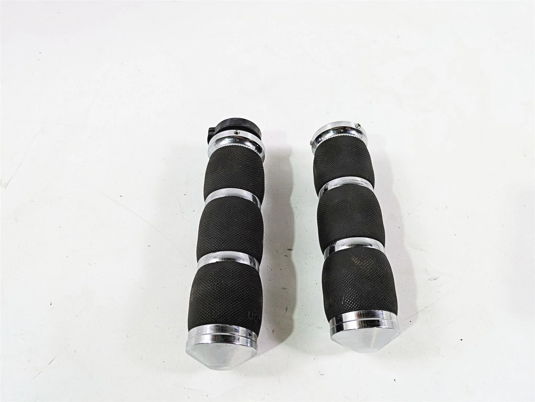 2006 Triumph Rocket 3 Avon Air Cushion Grip Set MT-AIR-90-CH