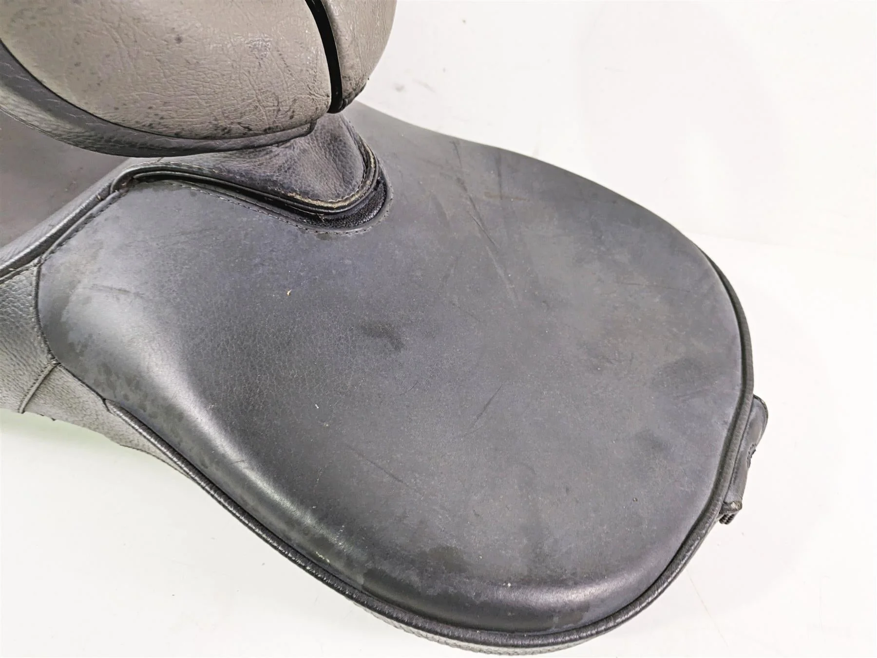 2006 Triumph Rocket 3 Corbin Duo Seat Saddle & Backrest T-R-3-DT-E - Image 10