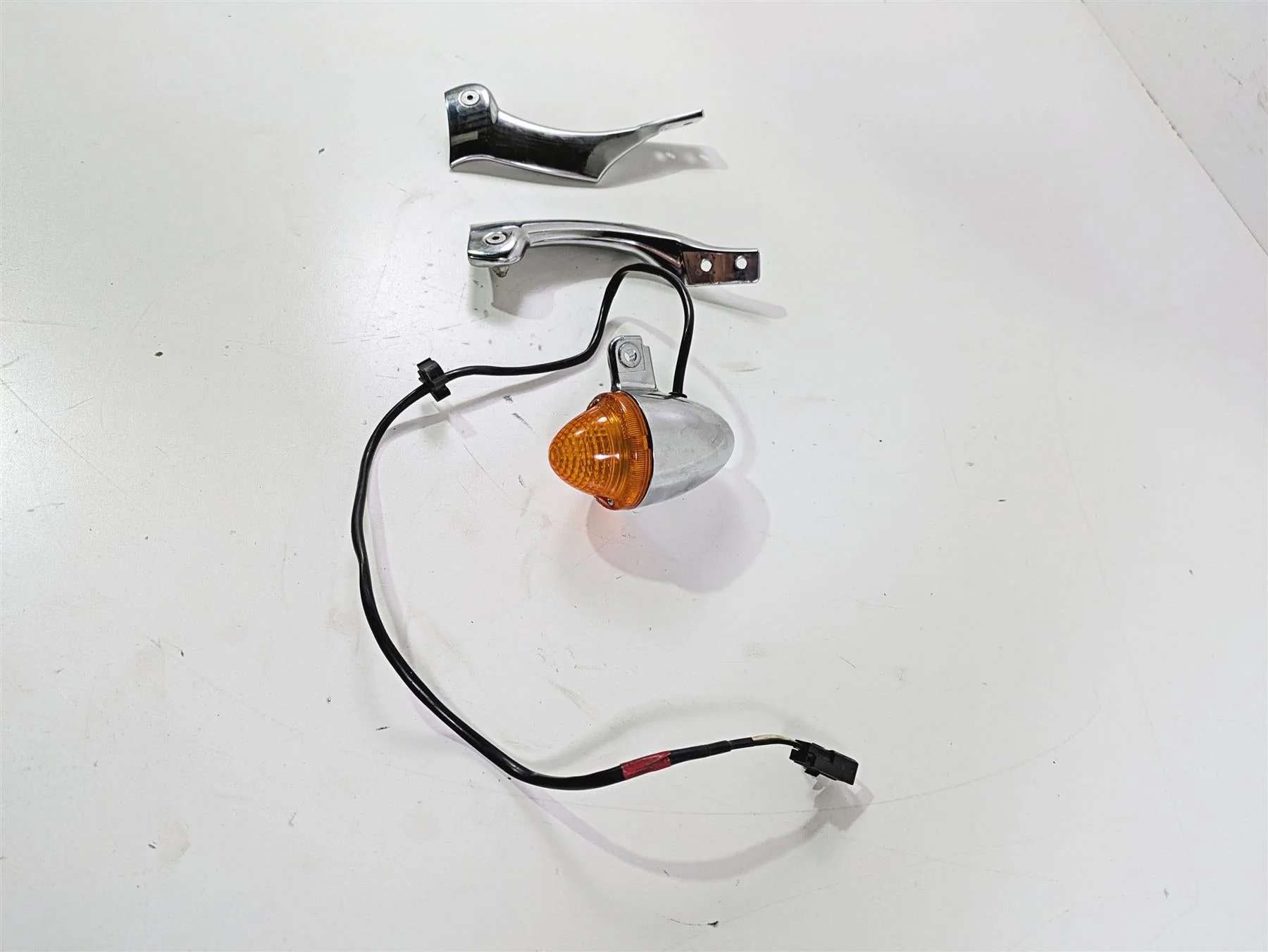 2006 Triumph Rocket 3 Front Blinker & Bracket Mount Set T2701111 T2701100 - Image 3