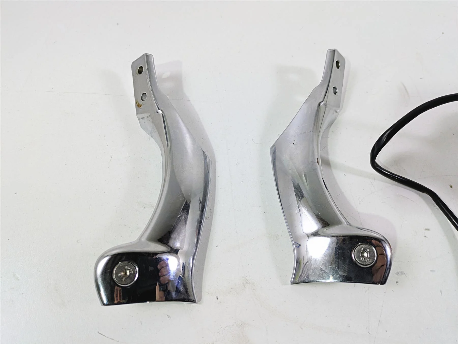 2006 Triumph Rocket 3 Front Blinker & Bracket Mount Set T2701111 T2701100 - Image 6