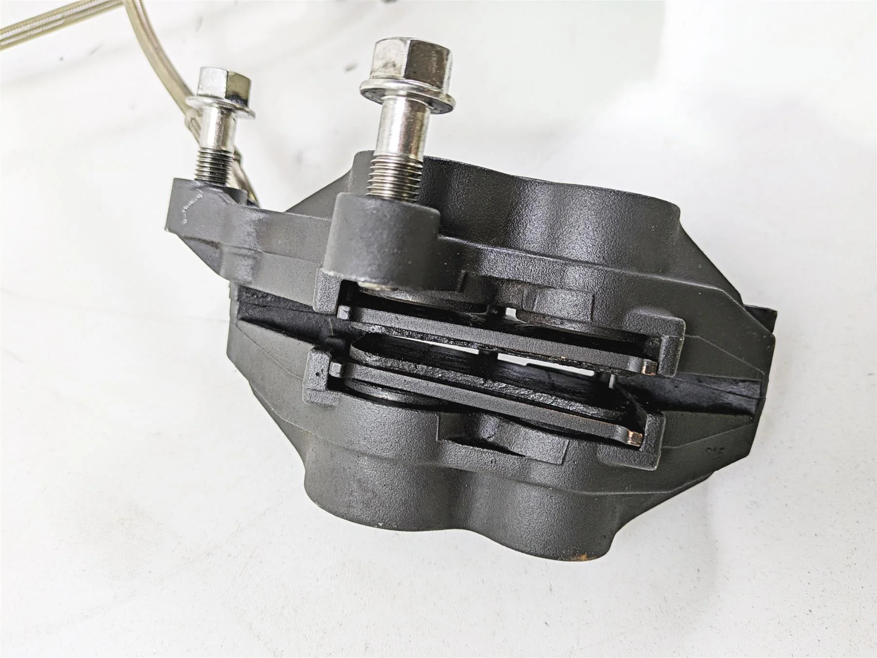 2006 Triumph Rocket 3 Front Brake Caliper Set & Lines T2020837 T2020388 - Image 9