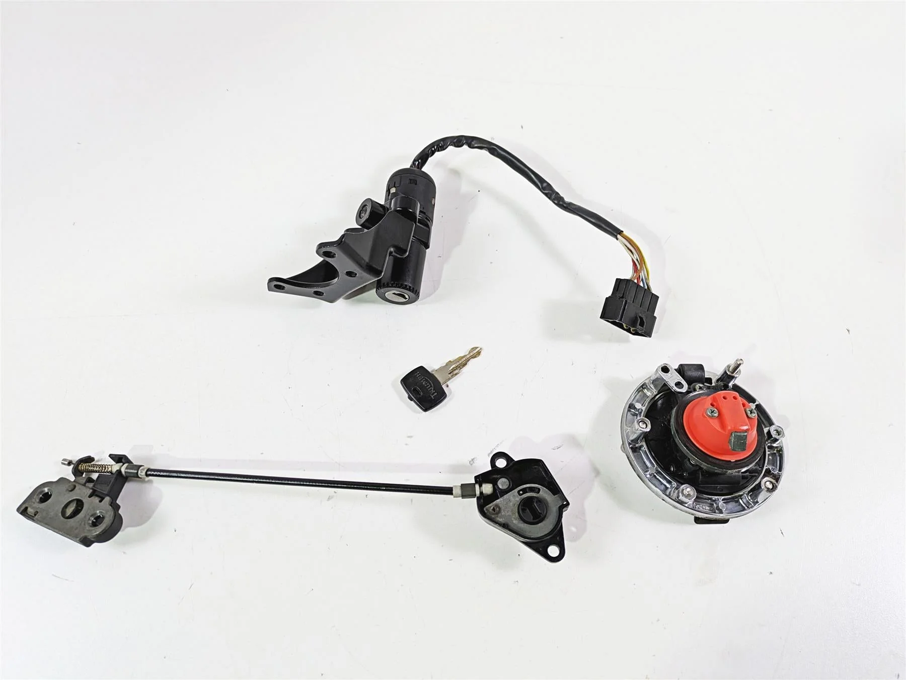 2006 Triumph Rocket 3 Ignition Switch Key Lock Tank Cap Set T2501074 T2502540 - Image 11