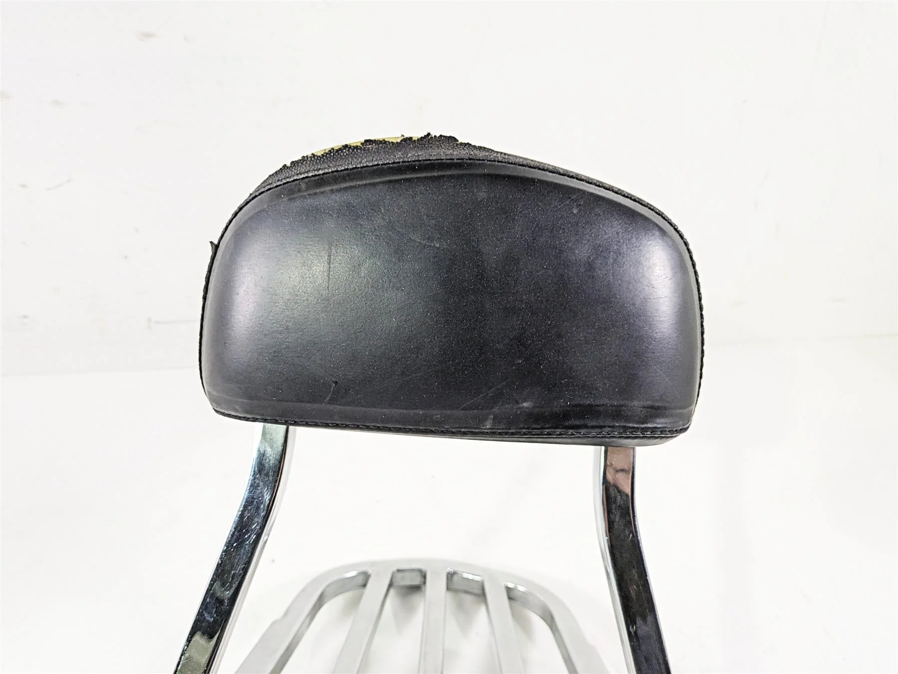 2006 Triumph Rocket 3 Passenger Back Rest Sissy Bar Rack A9733502 A9750265 - Image 9