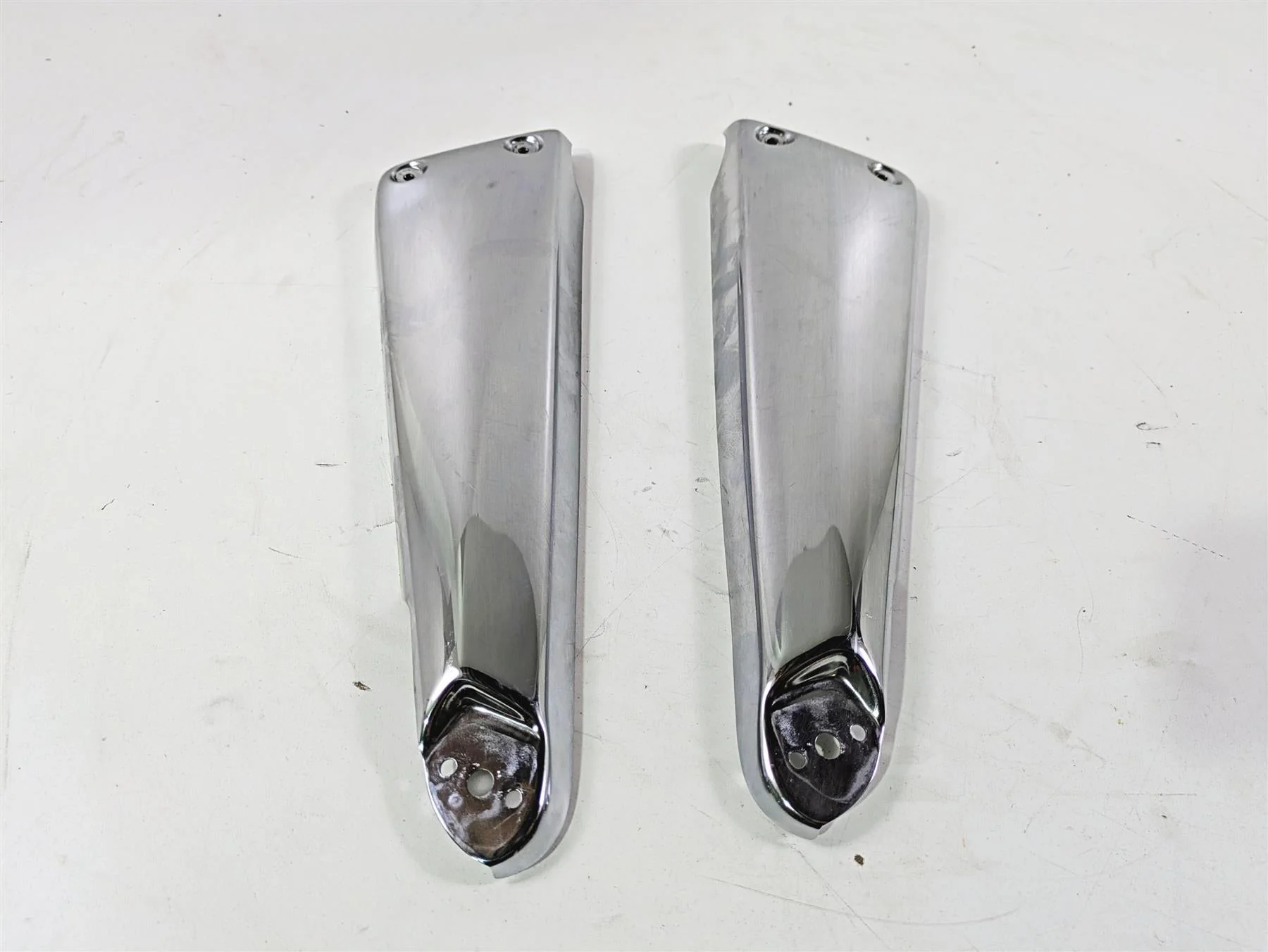 2006 Triumph Rocket 3 Rear Chrome Side Guards Covers Struts T2081425 T2081430 - Image 7