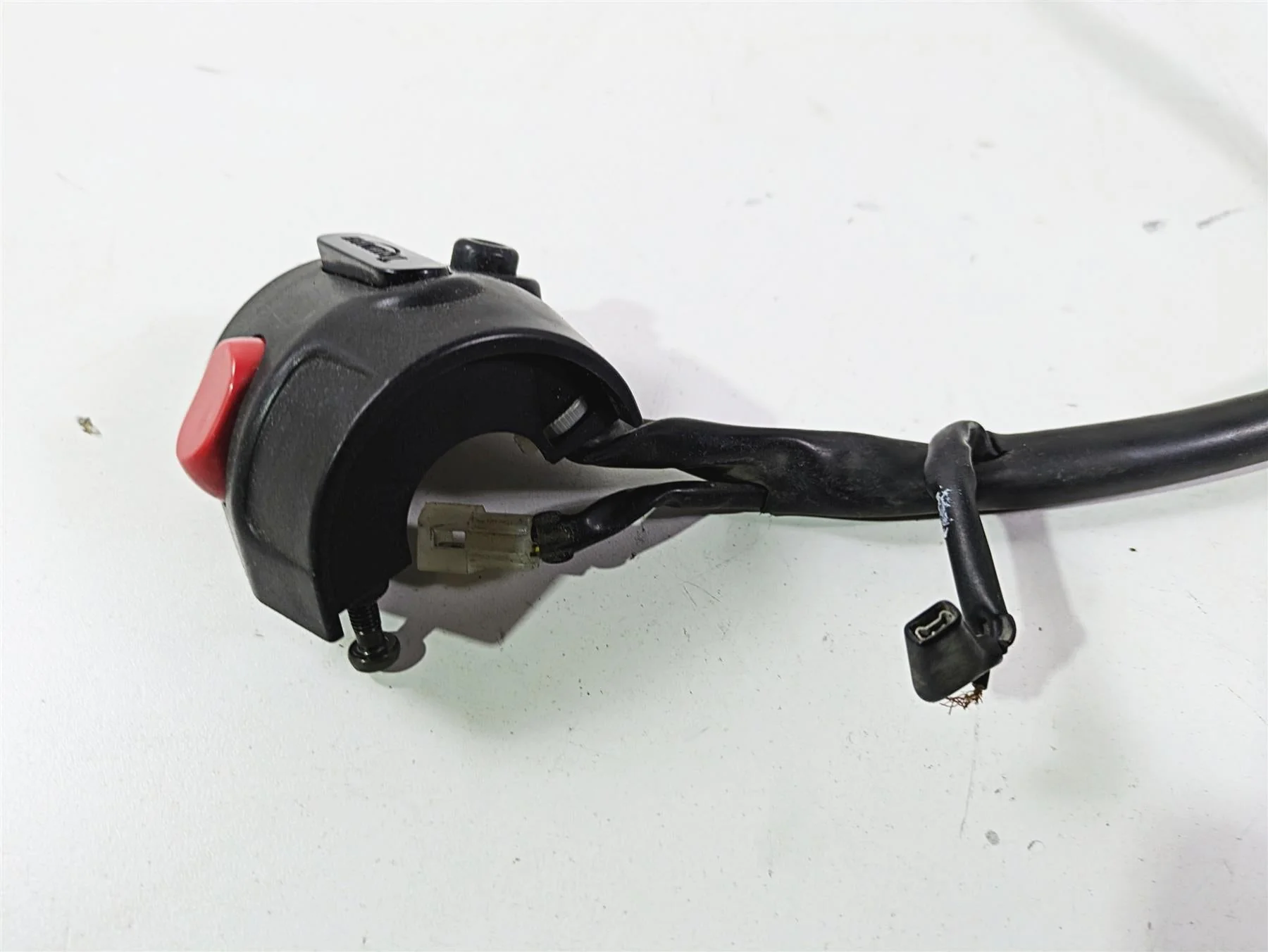 2006 Triumph Rocket 3 Right Hand Control Switch Start Kill READ T2046701 - Image 11