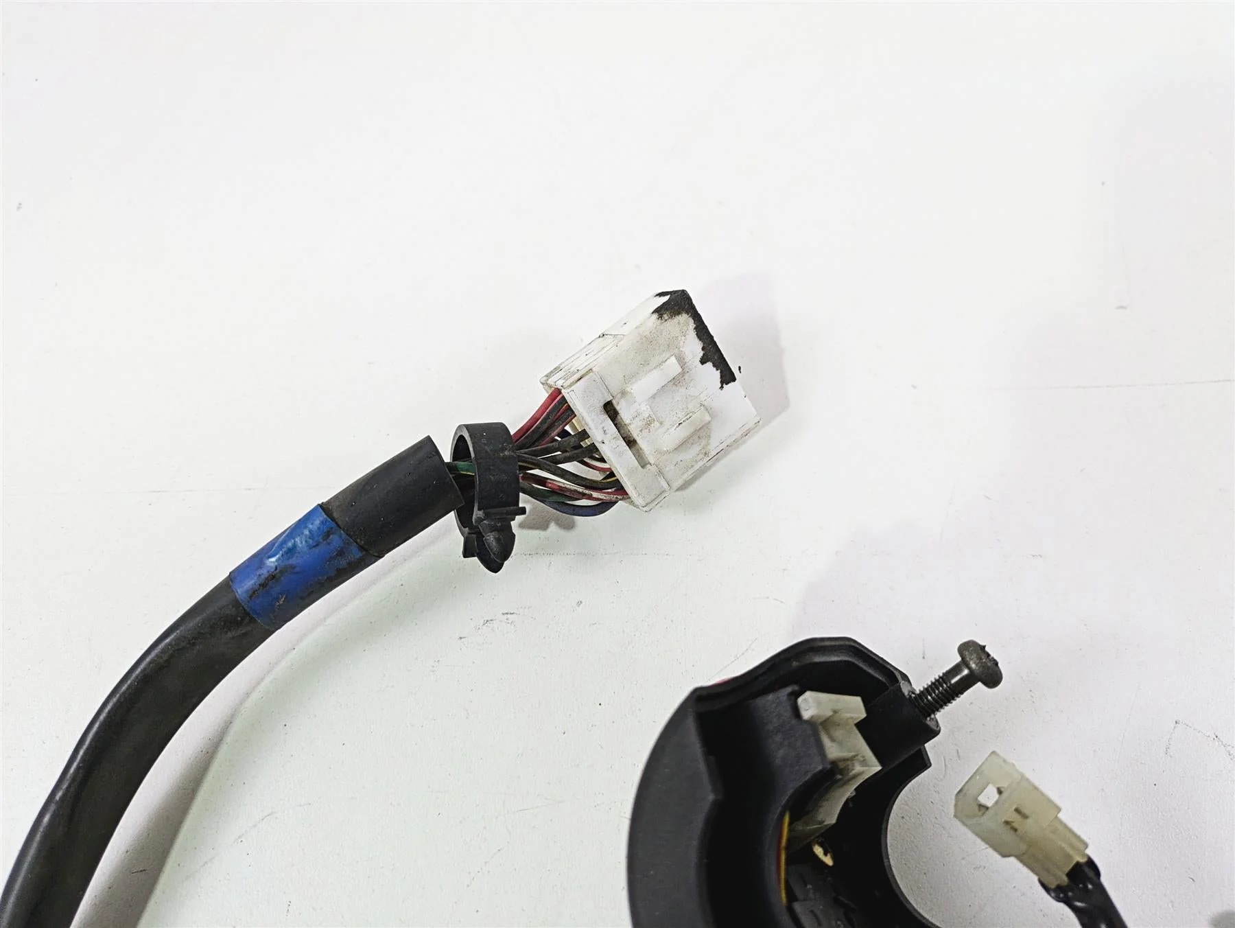 2006 Triumph Rocket 3 Right Hand Control Switch Start Kill READ T2046701 - Image 7