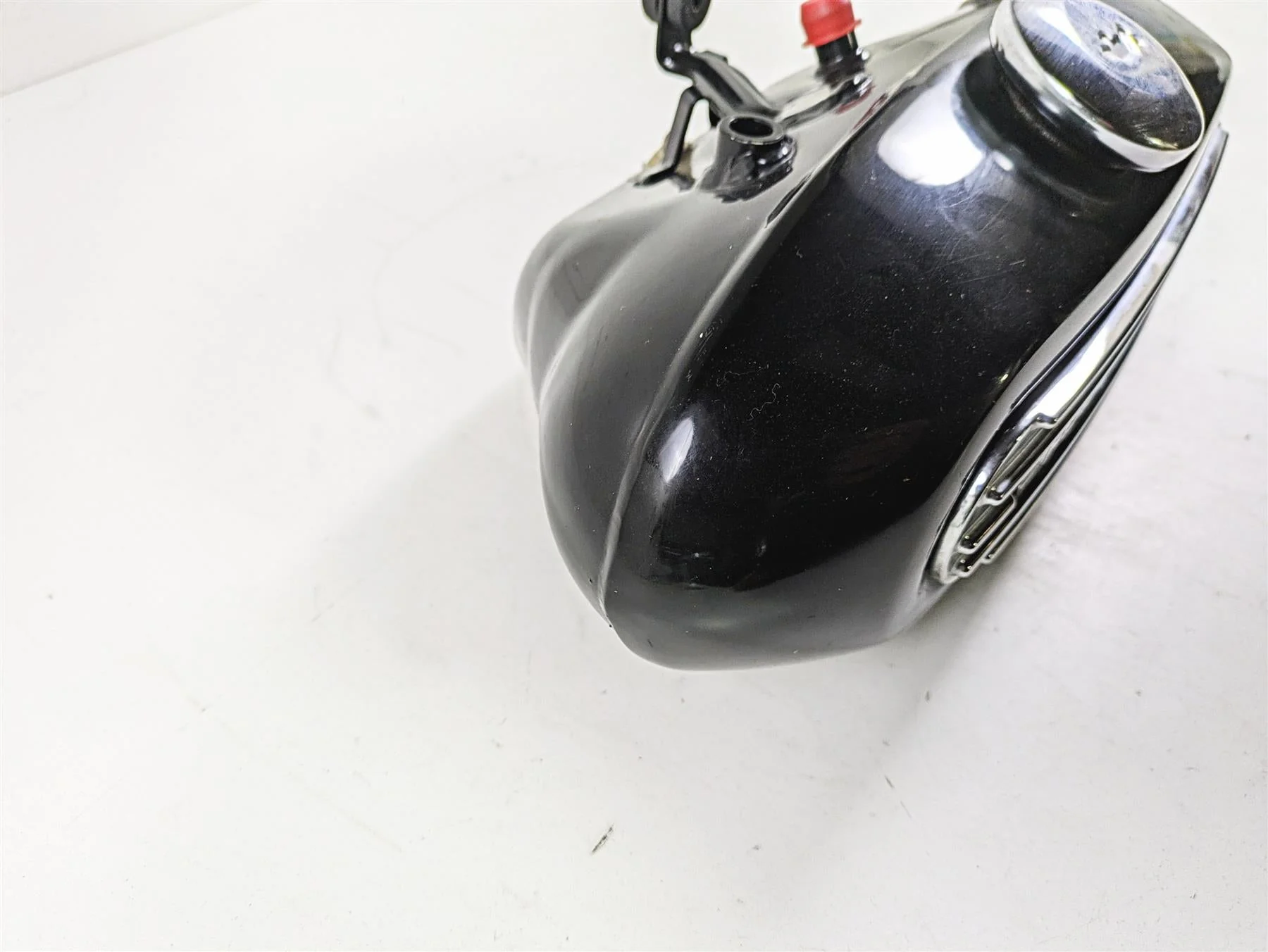 2006 Triumph Rocket 3 Side Oil Tank Reservoir & Lid T1210259 - Image 9