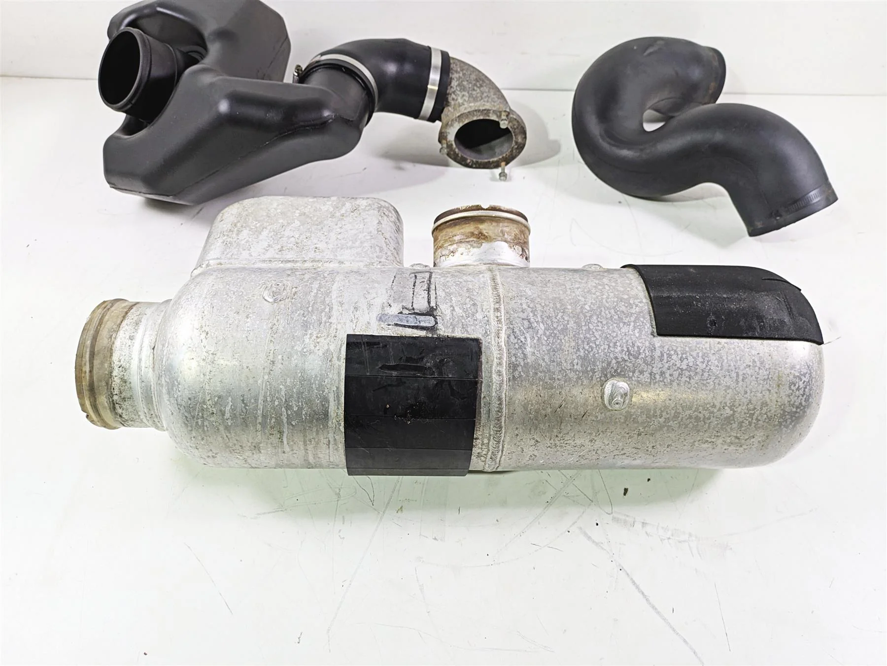 2006 Yamaha GP1300R Waverunner Exhaust Muffler & Resonator F1G-67550-10-00 - Image 12