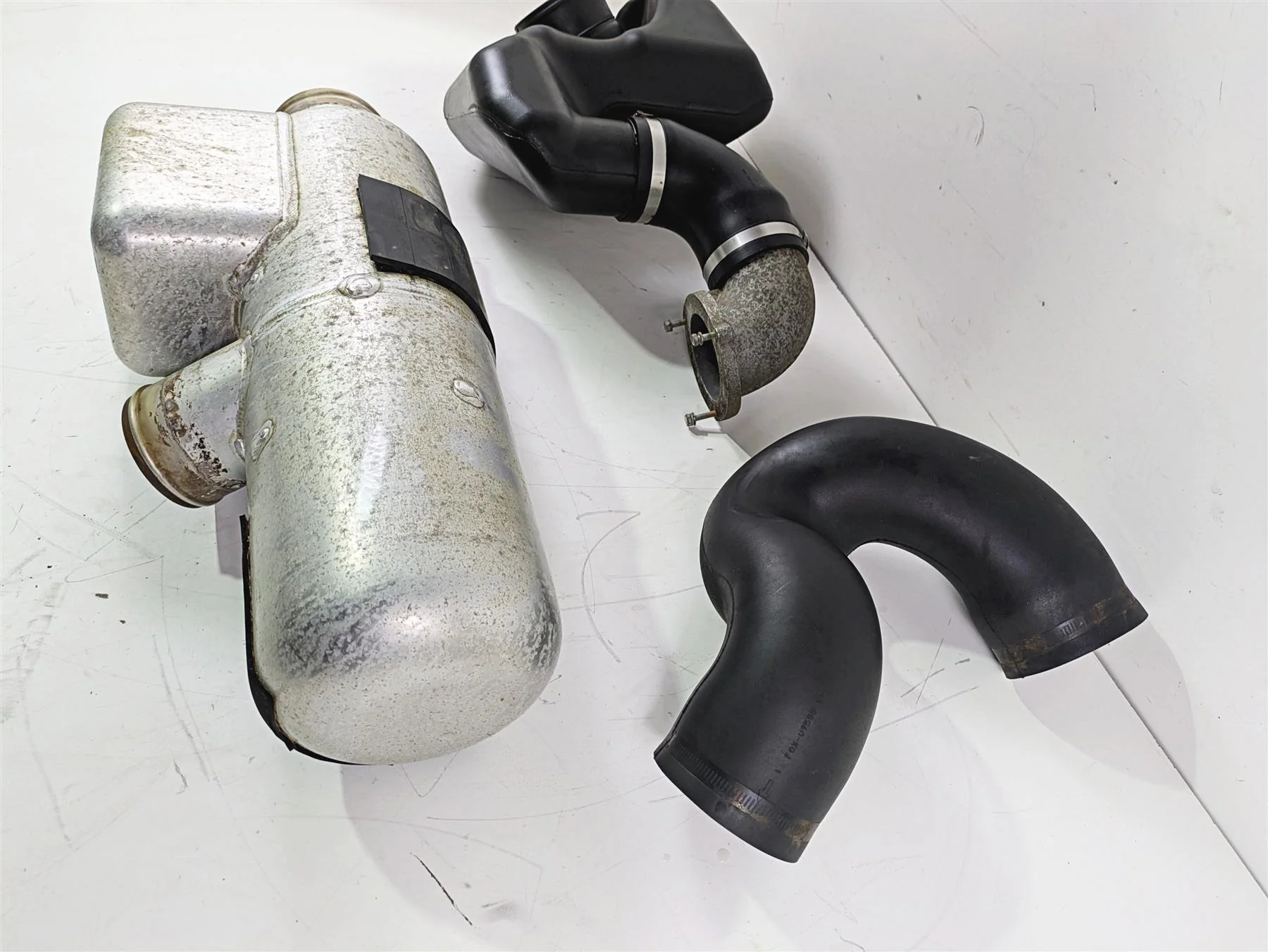 2006 Yamaha GP1300R Waverunner Exhaust Muffler & Resonator F1G-67550-10-00 - Image 8