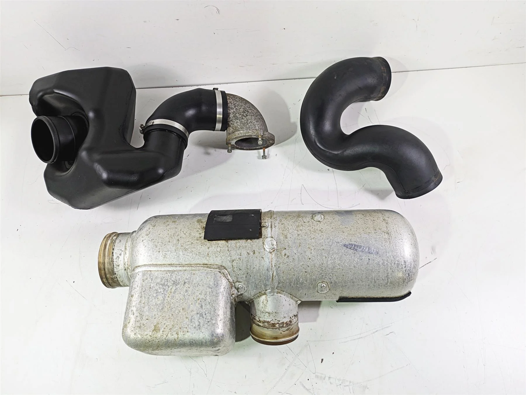 2006 Yamaha GP1300R Waverunner Exhaust Muffler & Resonator F1G-67550-10-00 - Image 9