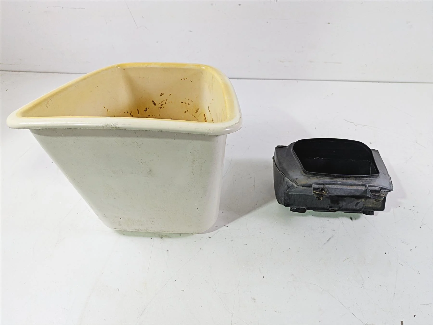 2006 Yamaha GP1300R Waverunner Front & Center Storage Box Set F0X-U475A-00-00 - Image 2