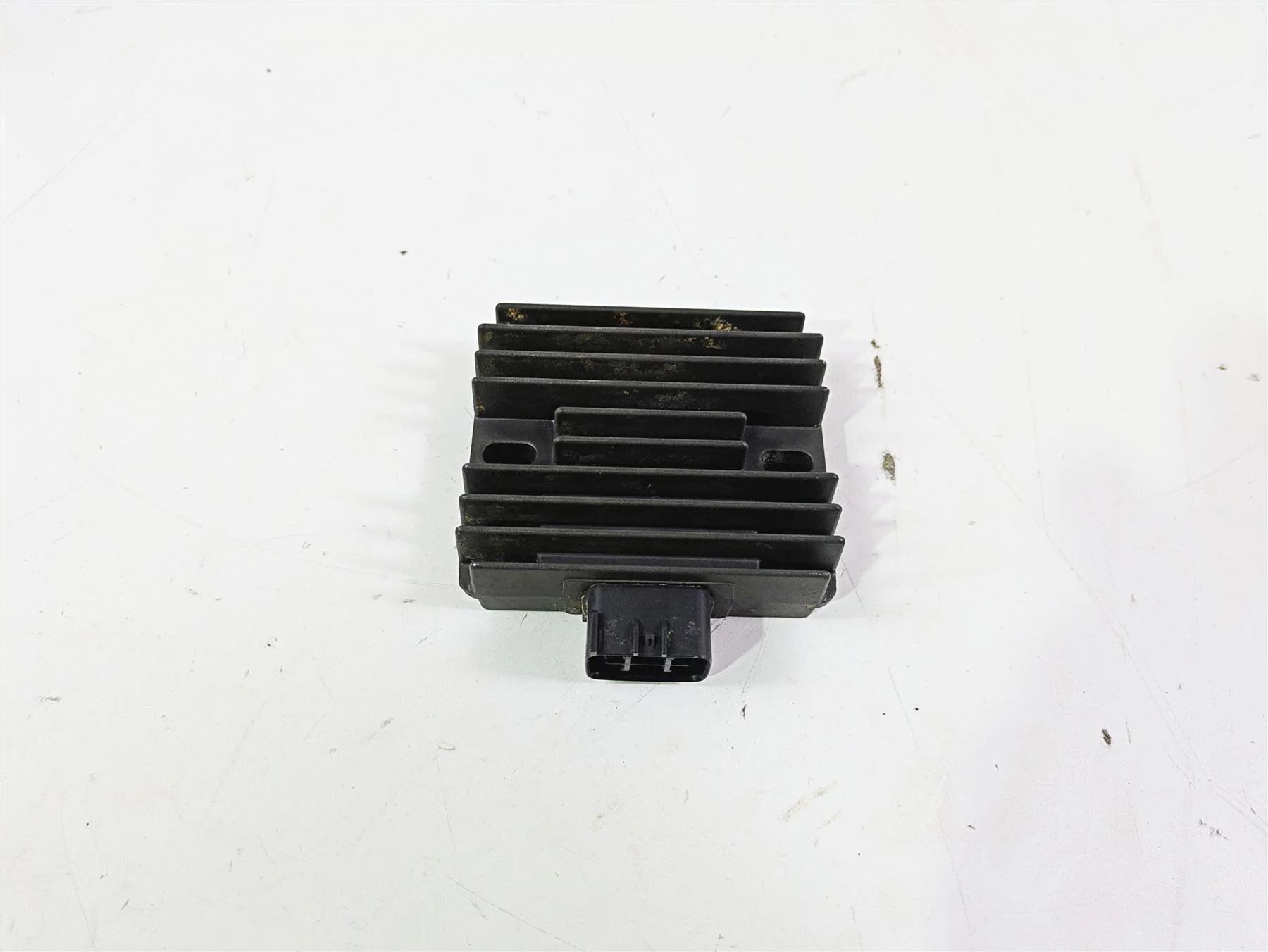2006 Yamaha GP1300R Waverunner Rectifier Voltage Regulator 68V-81960-00-00 - Image 9