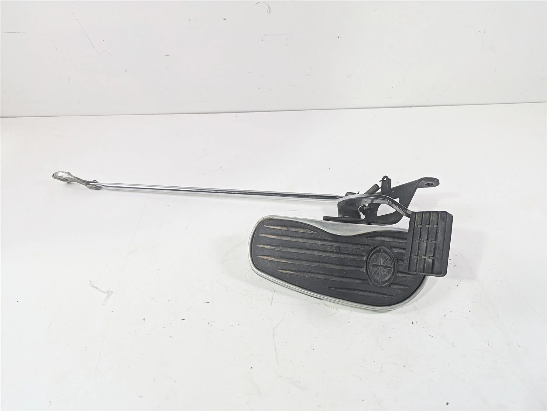 2006 Yamaha XVS650 V-Star Classic Right Floorboard & Brake Pedal 5BN-27420-00-00 - Image 12