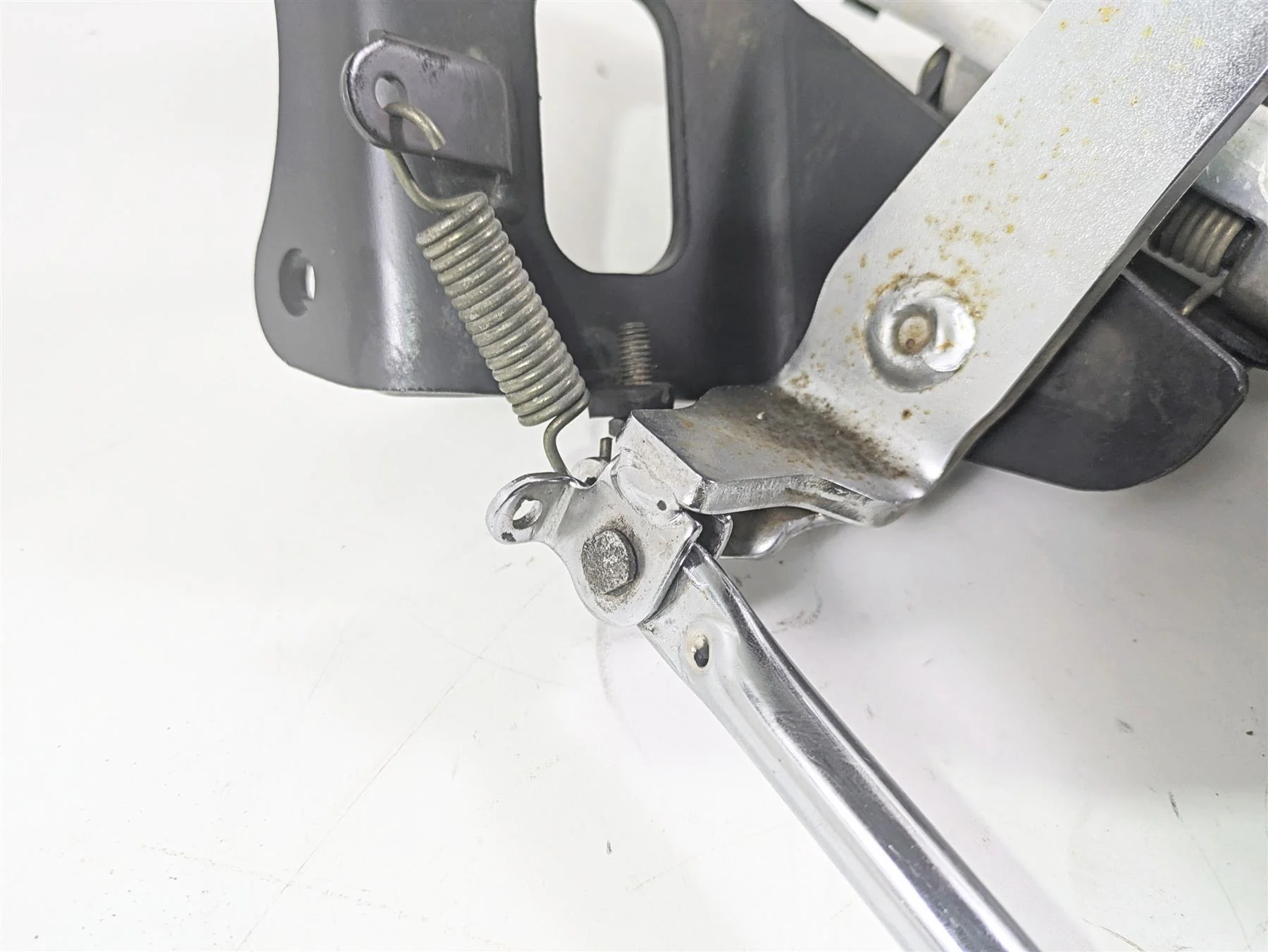 2006 Yamaha XVS650 V-Star Classic Right Floorboard & Brake Pedal 5BN-27420-00-00 - Image 5