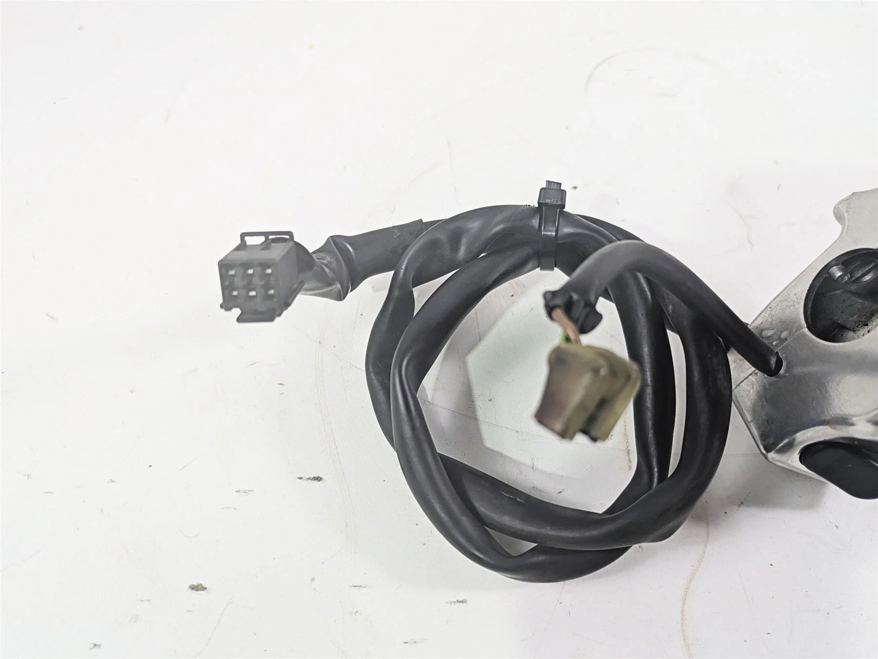 2006 Yamaha XVS650 V-Star Classic Right Hand Control Switch 5KS-83975-10-00 - Image 7