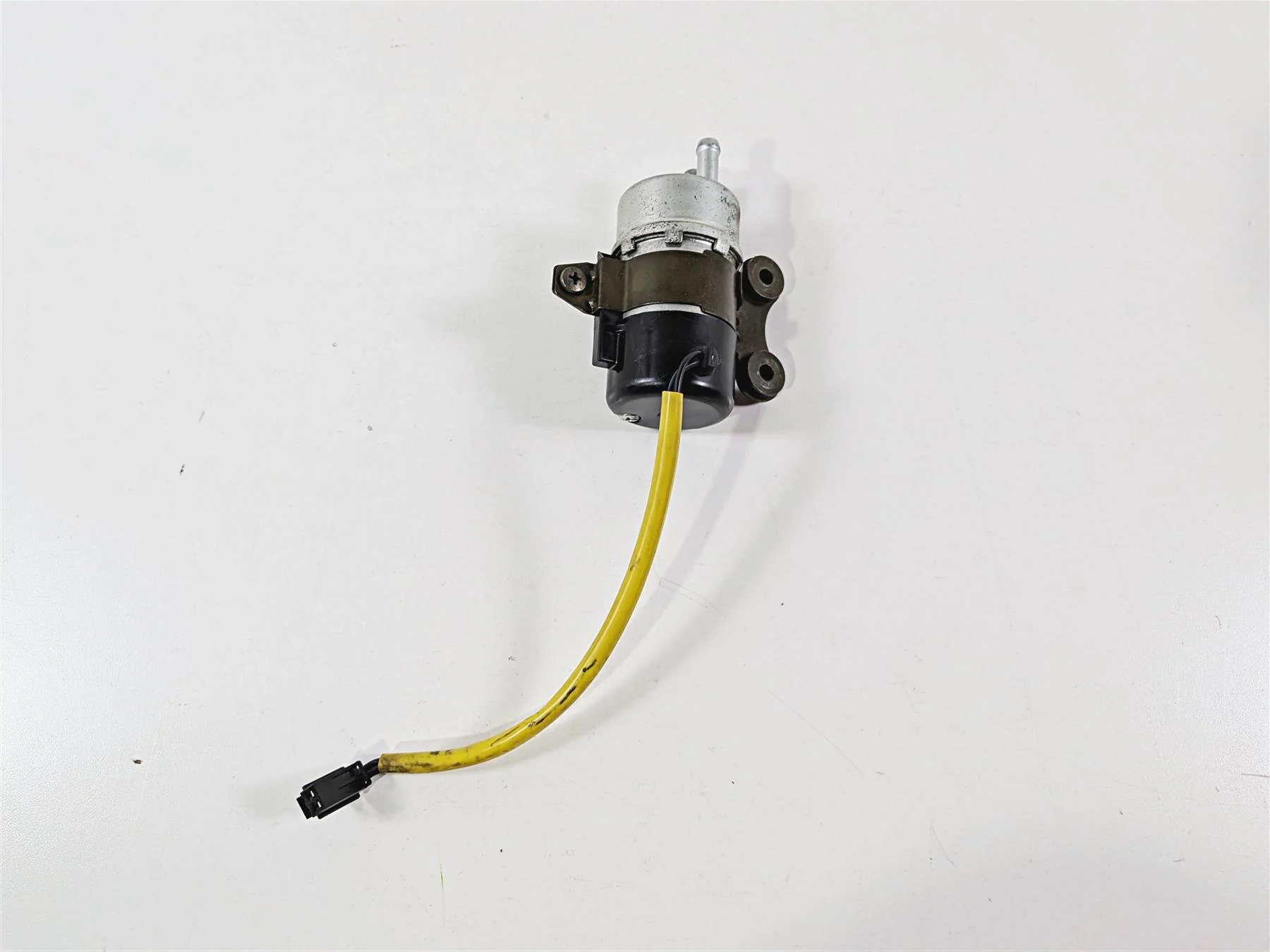 2006 Yamaha XVZ1300 Royal Star Fuel Gas Petrol Pump 1D6-13907-00-00 1D6-13907-01 - Image 7