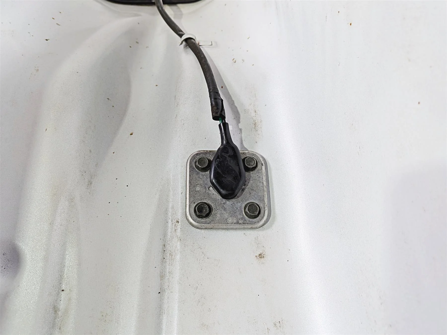 2006 Yamaha XVZ1300 Royal Star Fuel Gas Petrol Tank White 1D6-Y2410-10-05 - Image 6