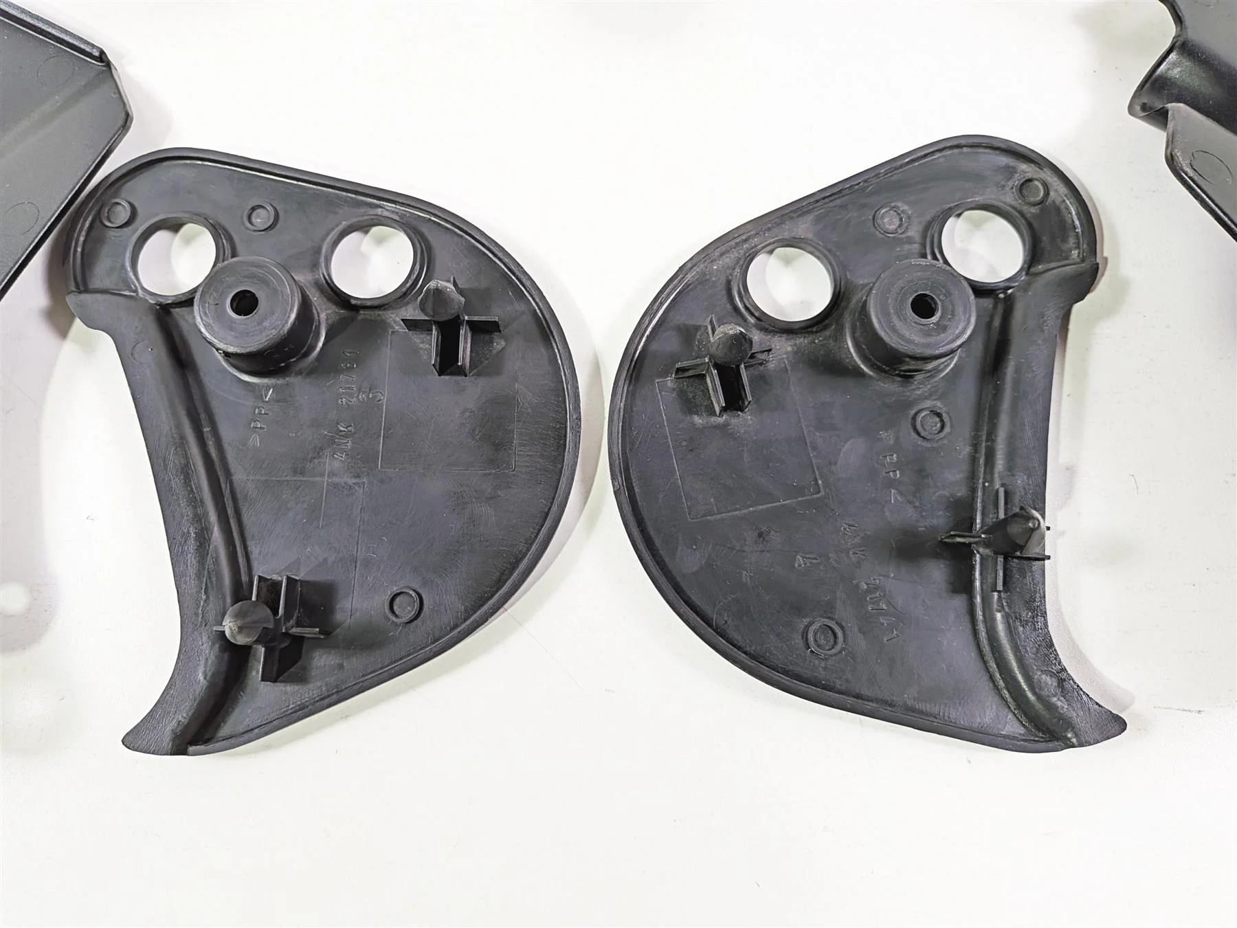 2006 Yamaha XVZ1300 Royal Star Ignition Switch & Neck Cover Fairing Set - Image 5