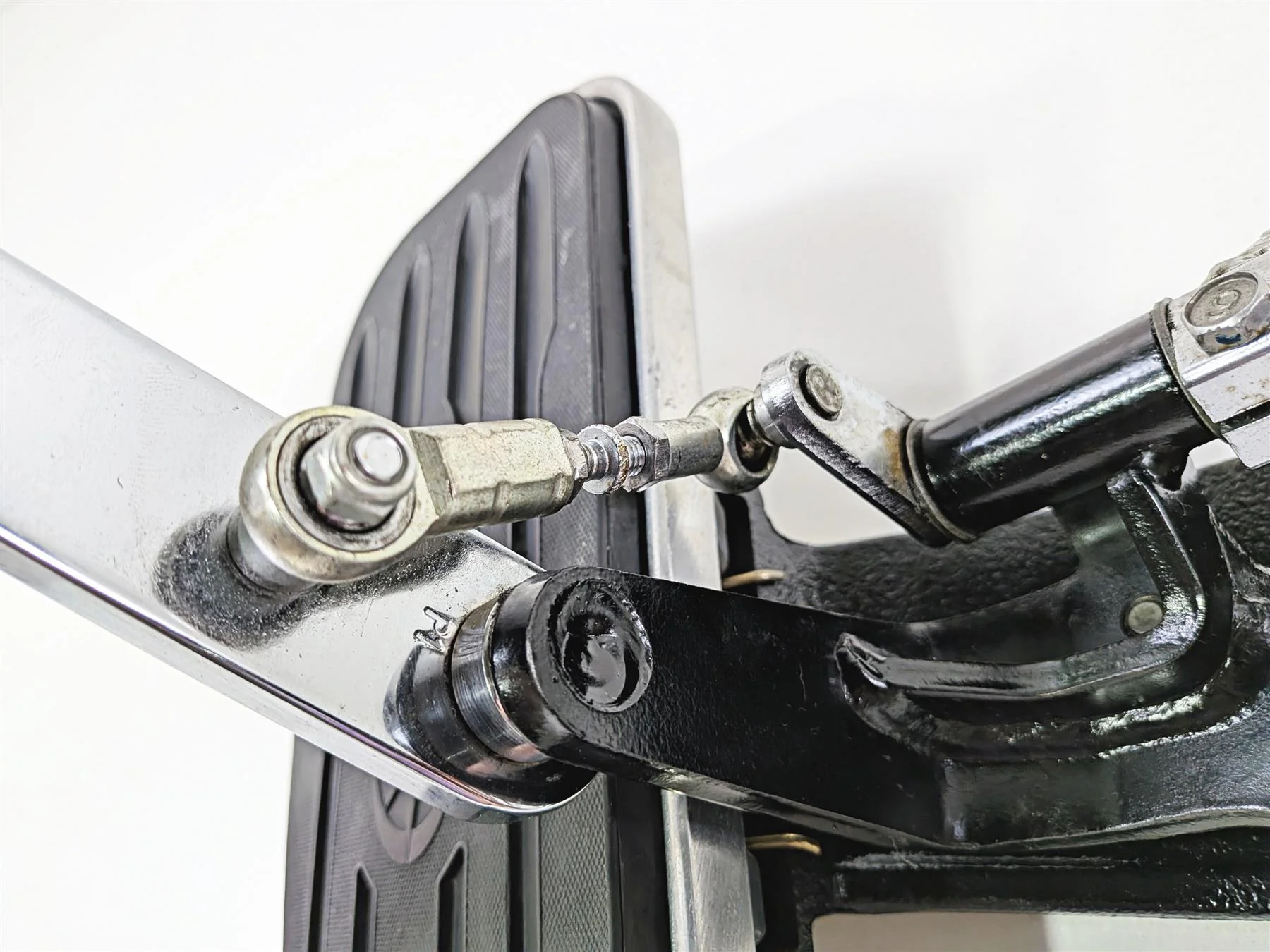 2006 Yamaha XVZ1300 Royal Star Left Floor Board & Shifter 4XY-27410-10-00 - Image 10