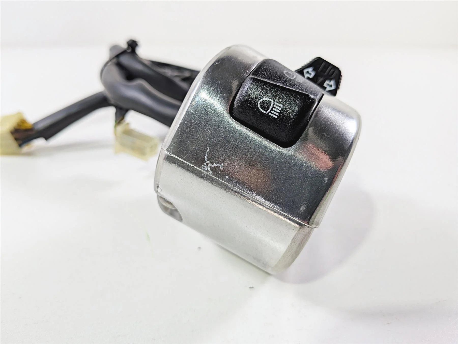 2006 Yamaha XVZ1300 Royal Star Left Hand Light Control Switch 1D6-83973-00-00 - Image 8